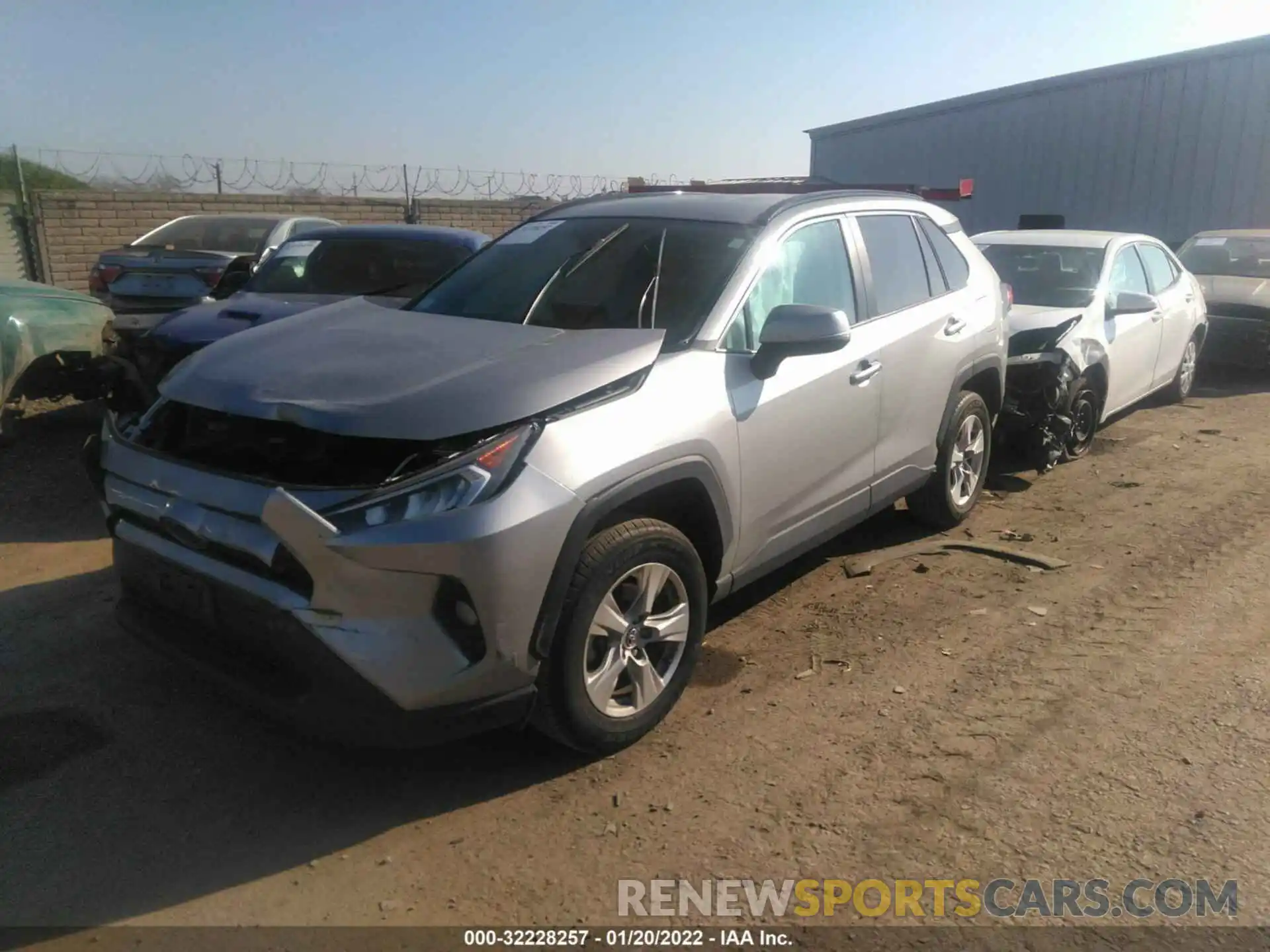 2 Фотография поврежденного автомобиля 2T3W1RFV2LC052889 TOYOTA RAV4 2020