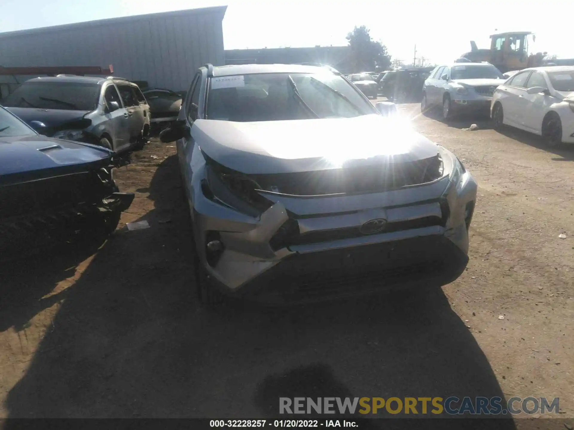 6 Photograph of a damaged car 2T3W1RFV2LC052889 TOYOTA RAV4 2020