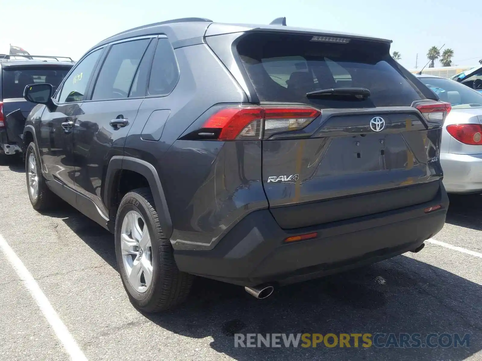 3 Photograph of a damaged car 2T3W1RFV2LC053153 TOYOTA RAV4 2020