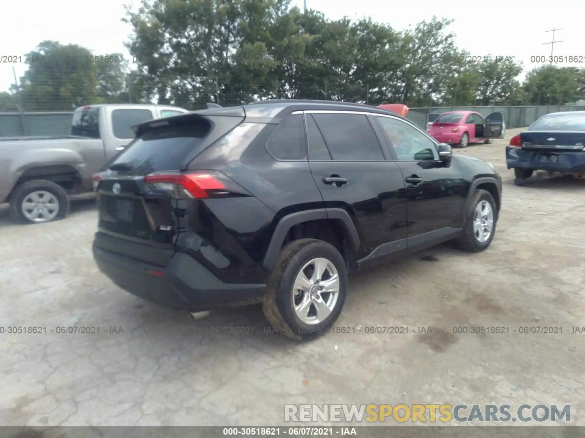 4 Photograph of a damaged car 2T3W1RFV2LC053461 TOYOTA RAV4 2020