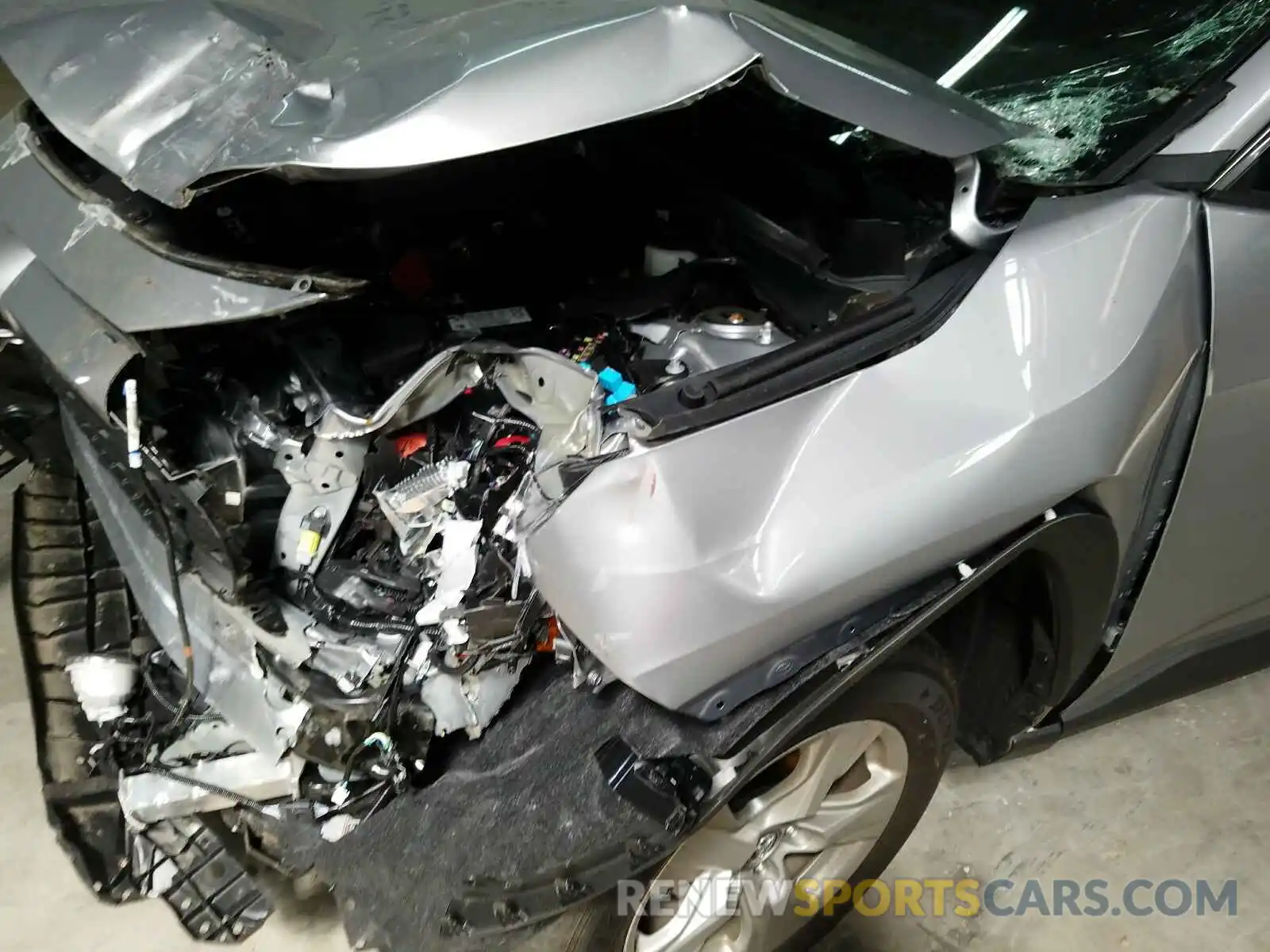 9 Фотография поврежденного автомобиля 2T3W1RFV2LC053749 TOYOTA RAV4 2020