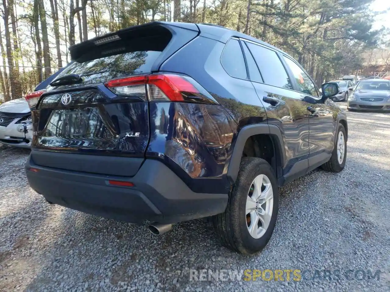 4 Photograph of a damaged car 2T3W1RFV2LC059325 TOYOTA RAV4 2020