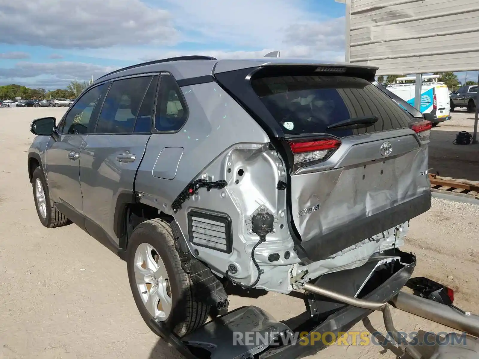 3 Photograph of a damaged car 2T3W1RFV2LC063388 TOYOTA RAV4 2020