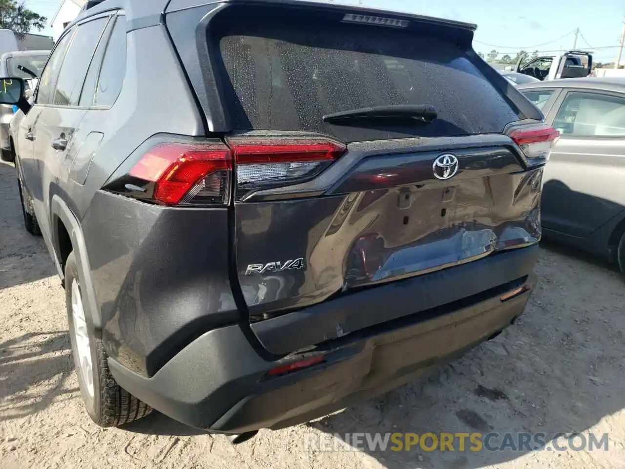 9 Photograph of a damaged car 2T3W1RFV2LC064072 TOYOTA RAV4 2020