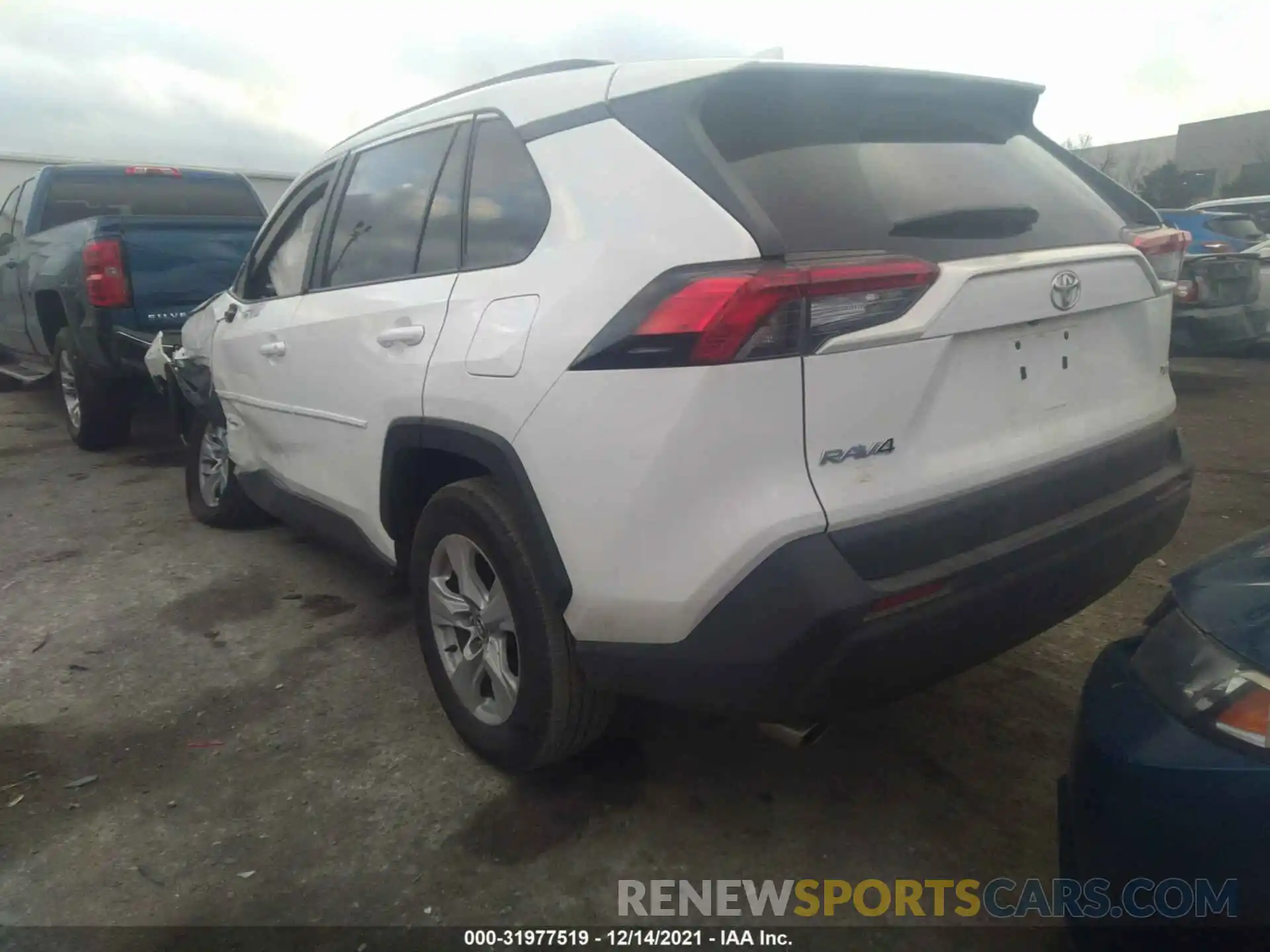 3 Photograph of a damaged car 2T3W1RFV2LC065335 TOYOTA RAV4 2020