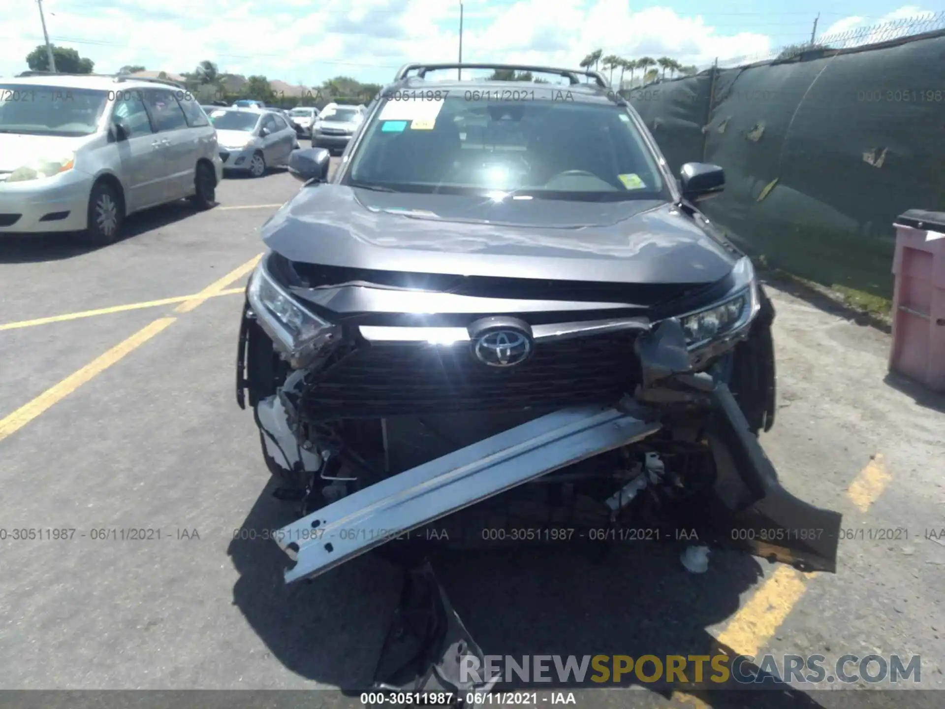 6 Photograph of a damaged car 2T3W1RFV2LC068879 TOYOTA RAV4 2020