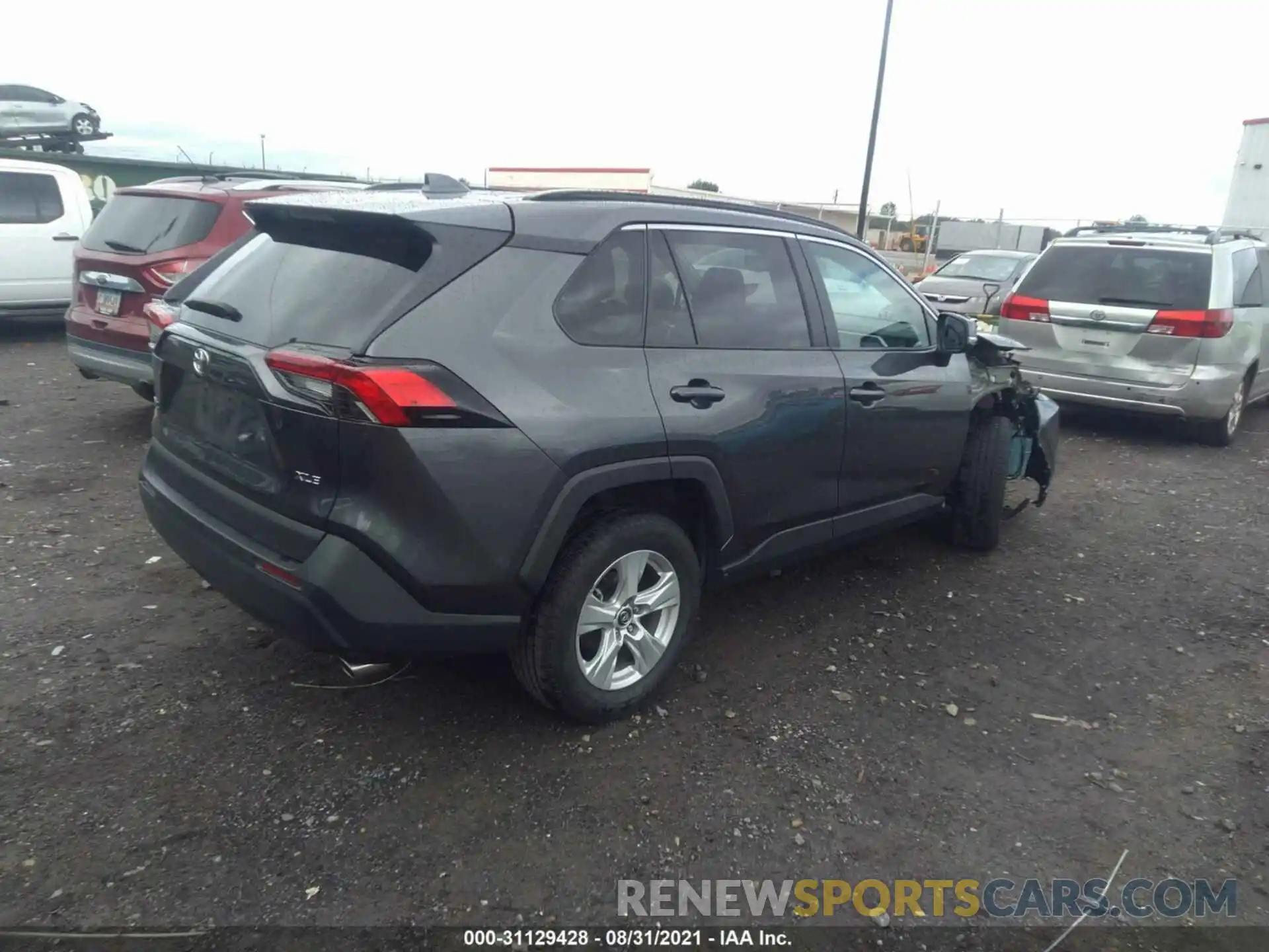 4 Photograph of a damaged car 2T3W1RFV2LC072558 TOYOTA RAV4 2020