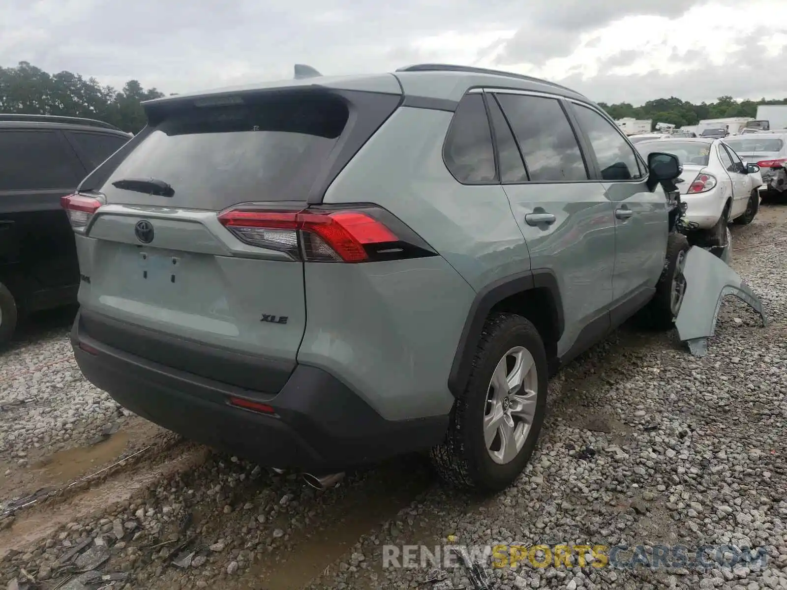 4 Photograph of a damaged car 2T3W1RFV2LC082586 TOYOTA RAV4 2020