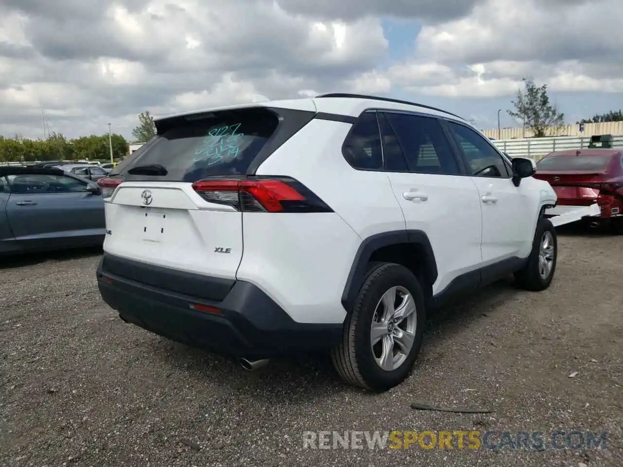 4 Photograph of a damaged car 2T3W1RFV2LW059873 TOYOTA RAV4 2020