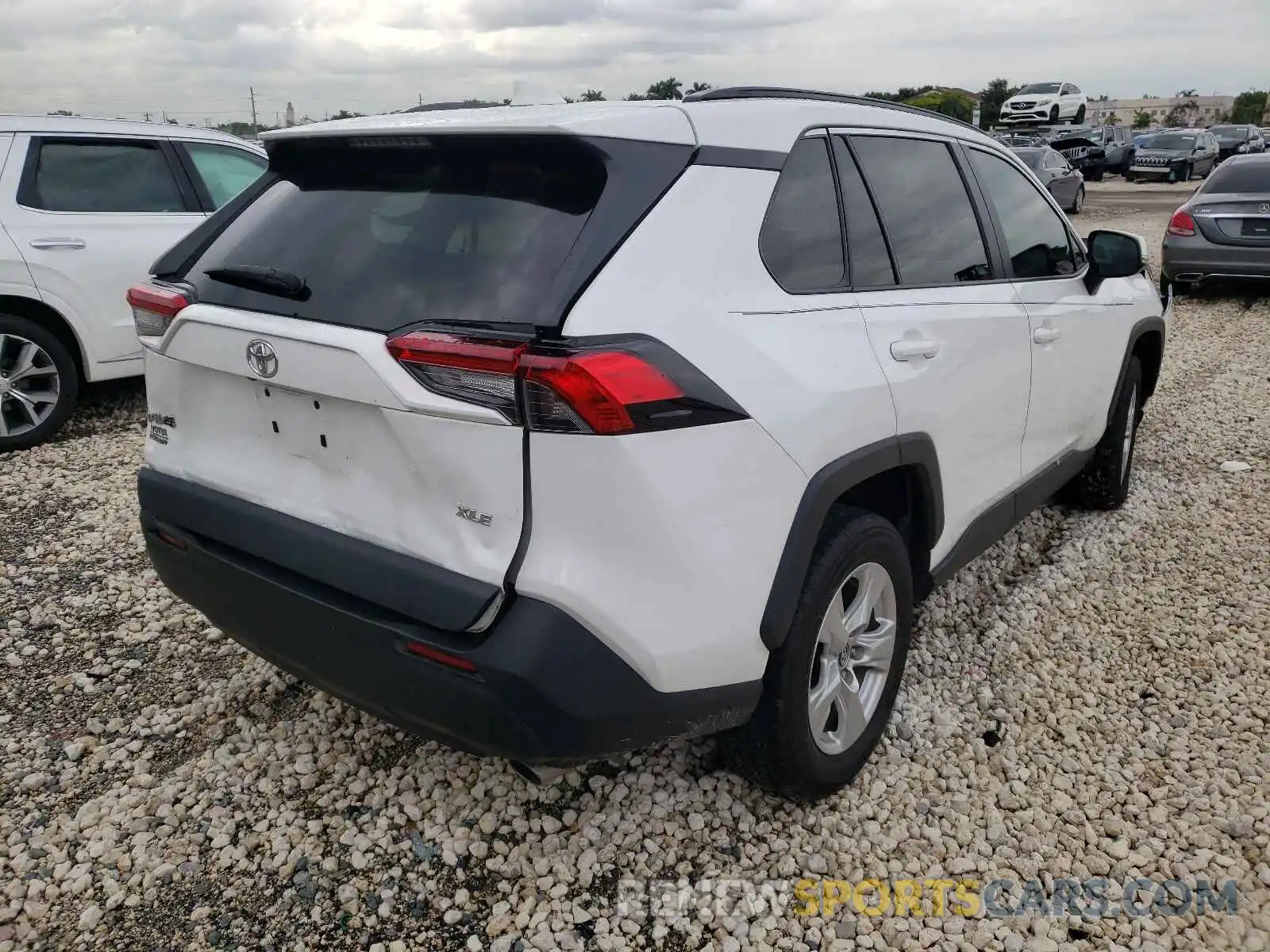 4 Photograph of a damaged car 2T3W1RFV2LW067763 TOYOTA RAV4 2020