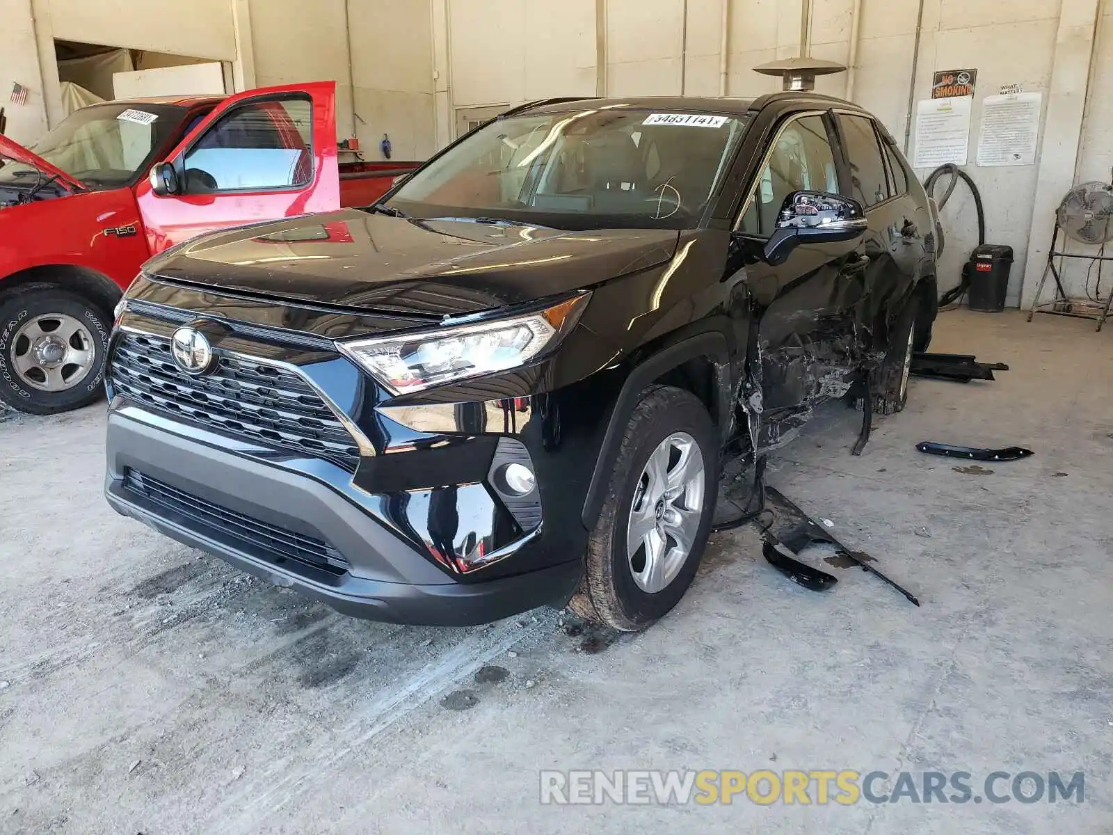 2 Photograph of a damaged car 2T3W1RFV2LW070159 TOYOTA RAV4 2020