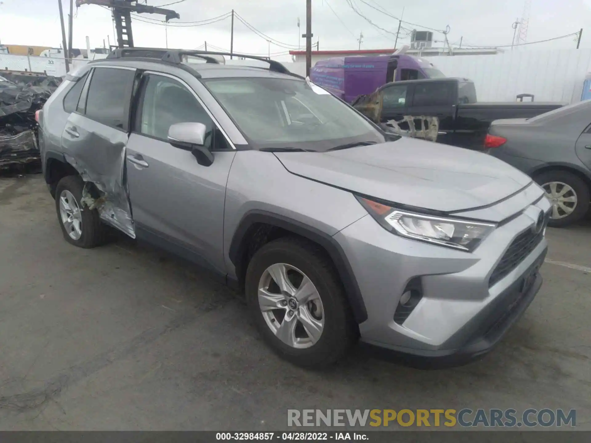 1 Photograph of a damaged car 2T3W1RFV2LW073580 TOYOTA RAV4 2020