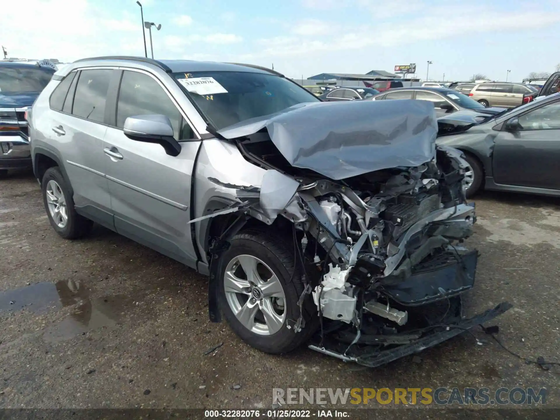 1 Photograph of a damaged car 2T3W1RFV2LW090315 TOYOTA RAV4 2020