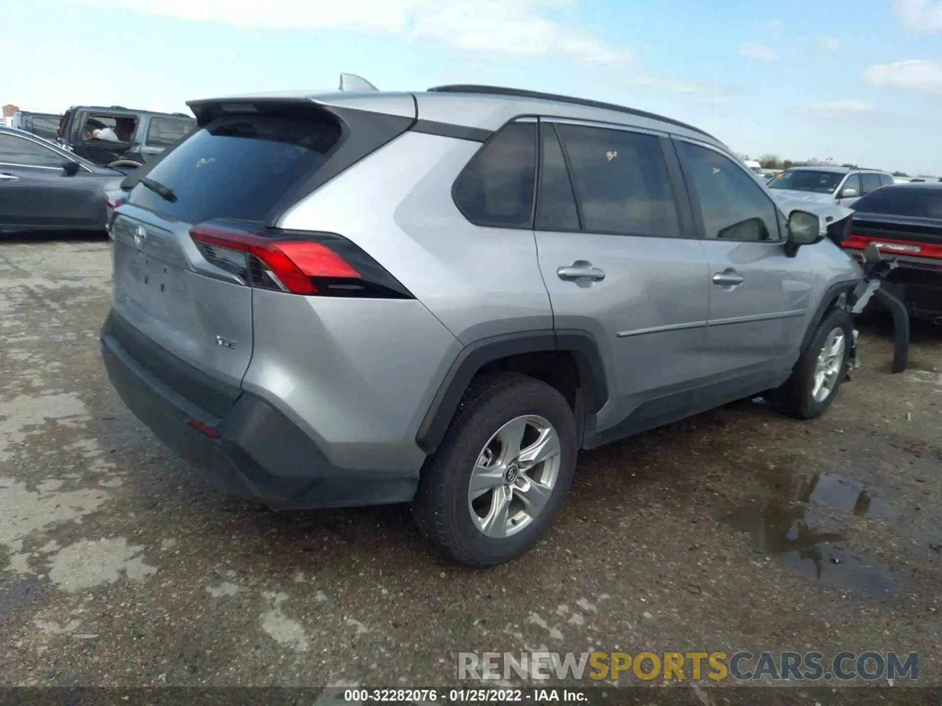 4 Photograph of a damaged car 2T3W1RFV2LW090315 TOYOTA RAV4 2020