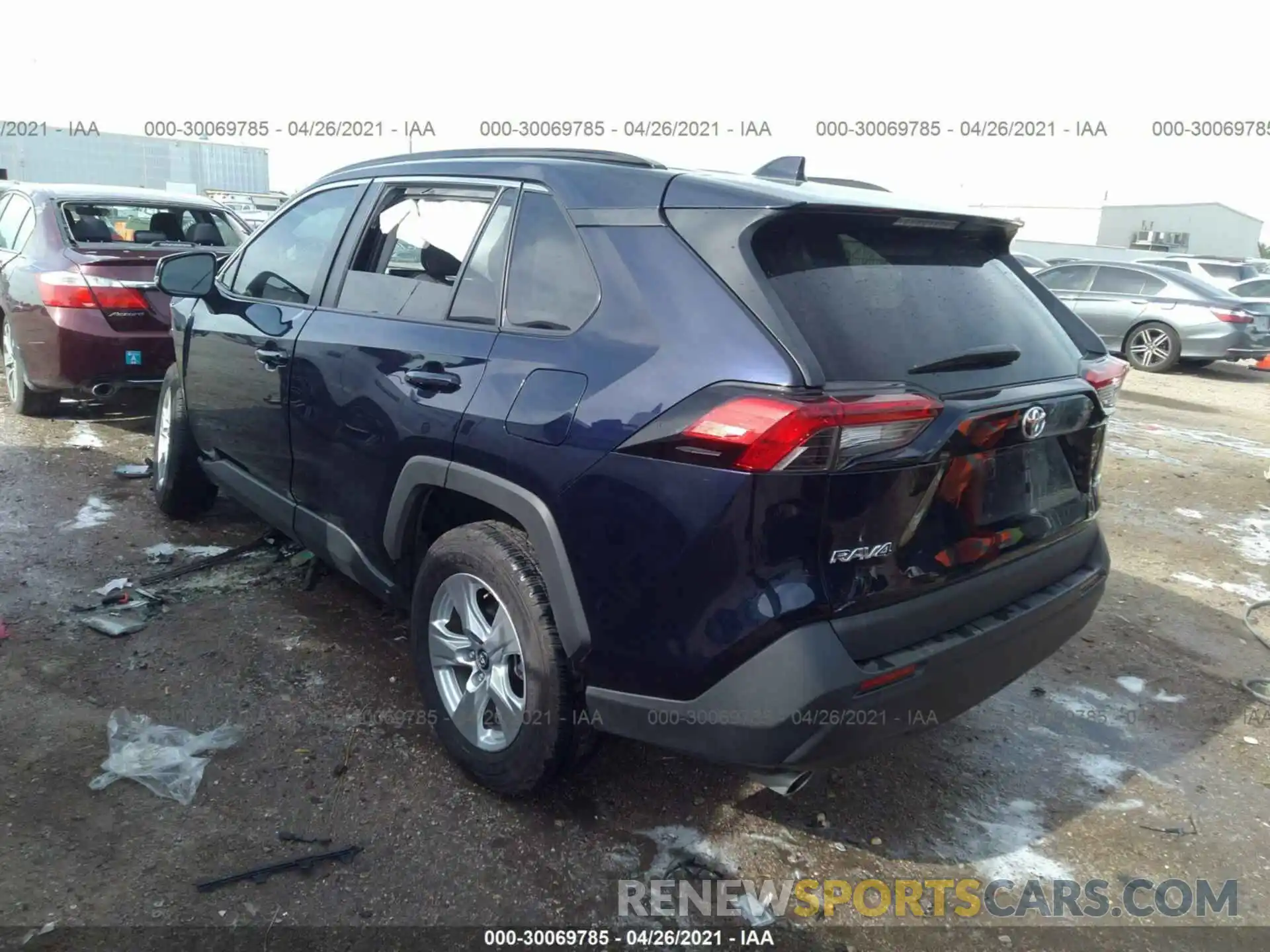 3 Фотография поврежденного автомобиля 2T3W1RFV2LW093652 TOYOTA RAV4 2020