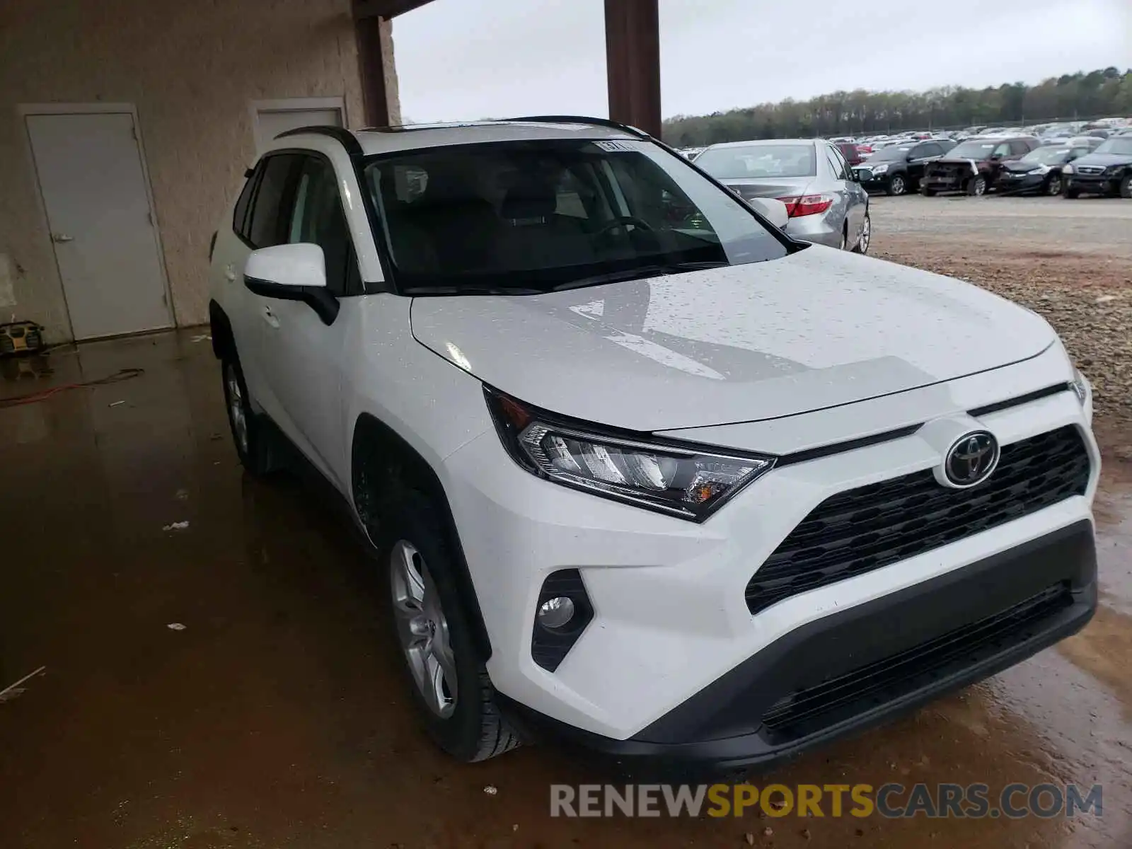 1 Photograph of a damaged car 2T3W1RFV3LC034367 TOYOTA RAV4 2020