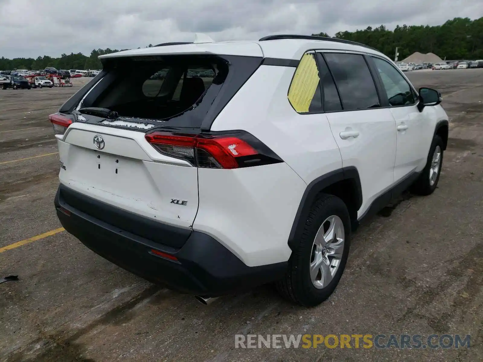 4 Photograph of a damaged car 2T3W1RFV3LC034966 TOYOTA RAV4 2020