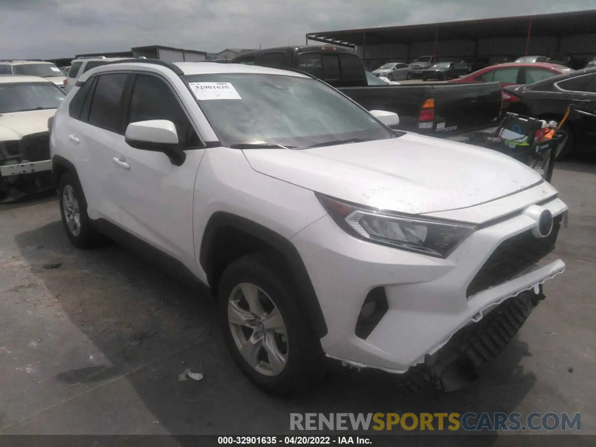 1 Photograph of a damaged car 2T3W1RFV3LC047040 TOYOTA RAV4 2020