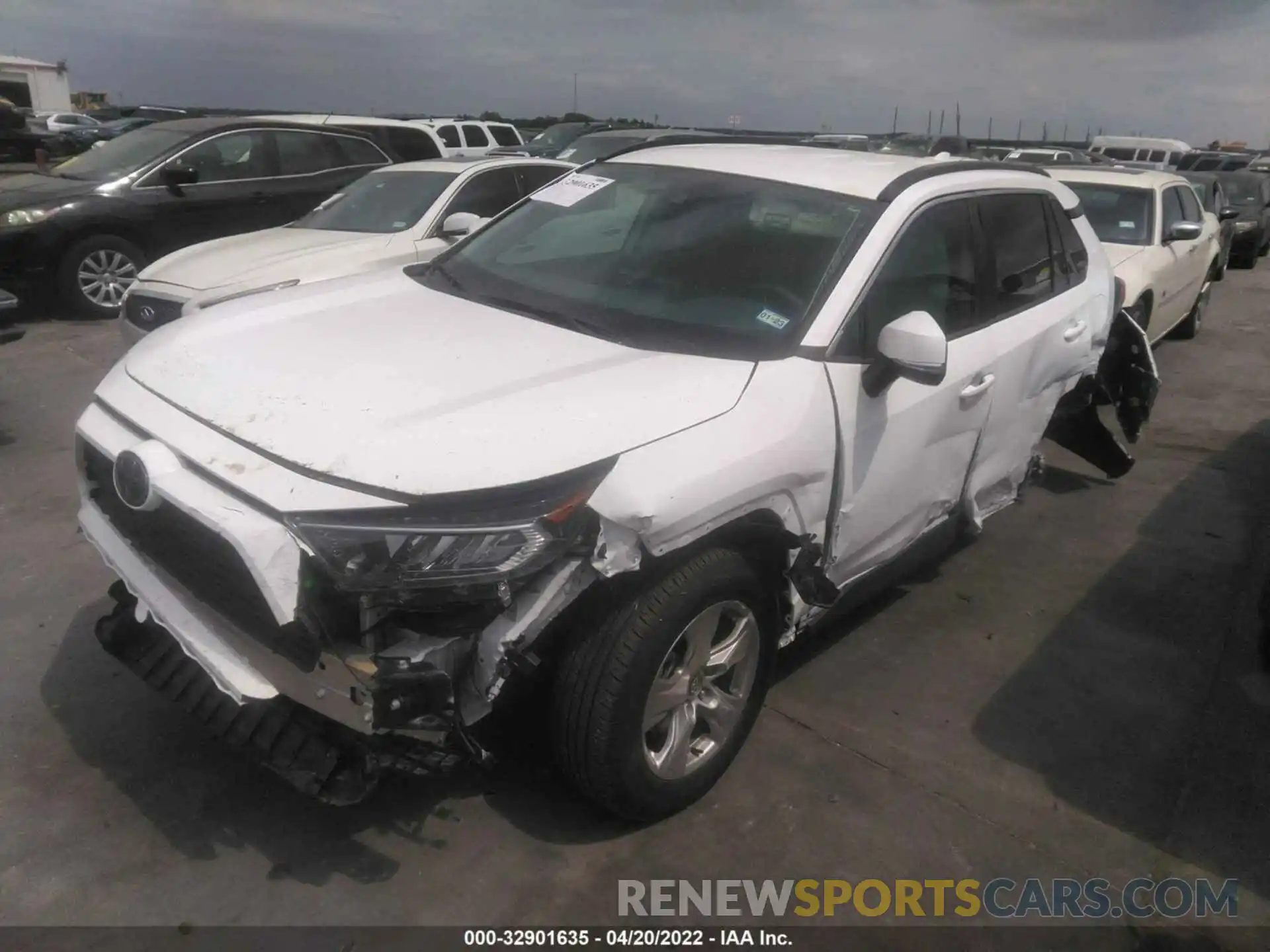 2 Photograph of a damaged car 2T3W1RFV3LC047040 TOYOTA RAV4 2020