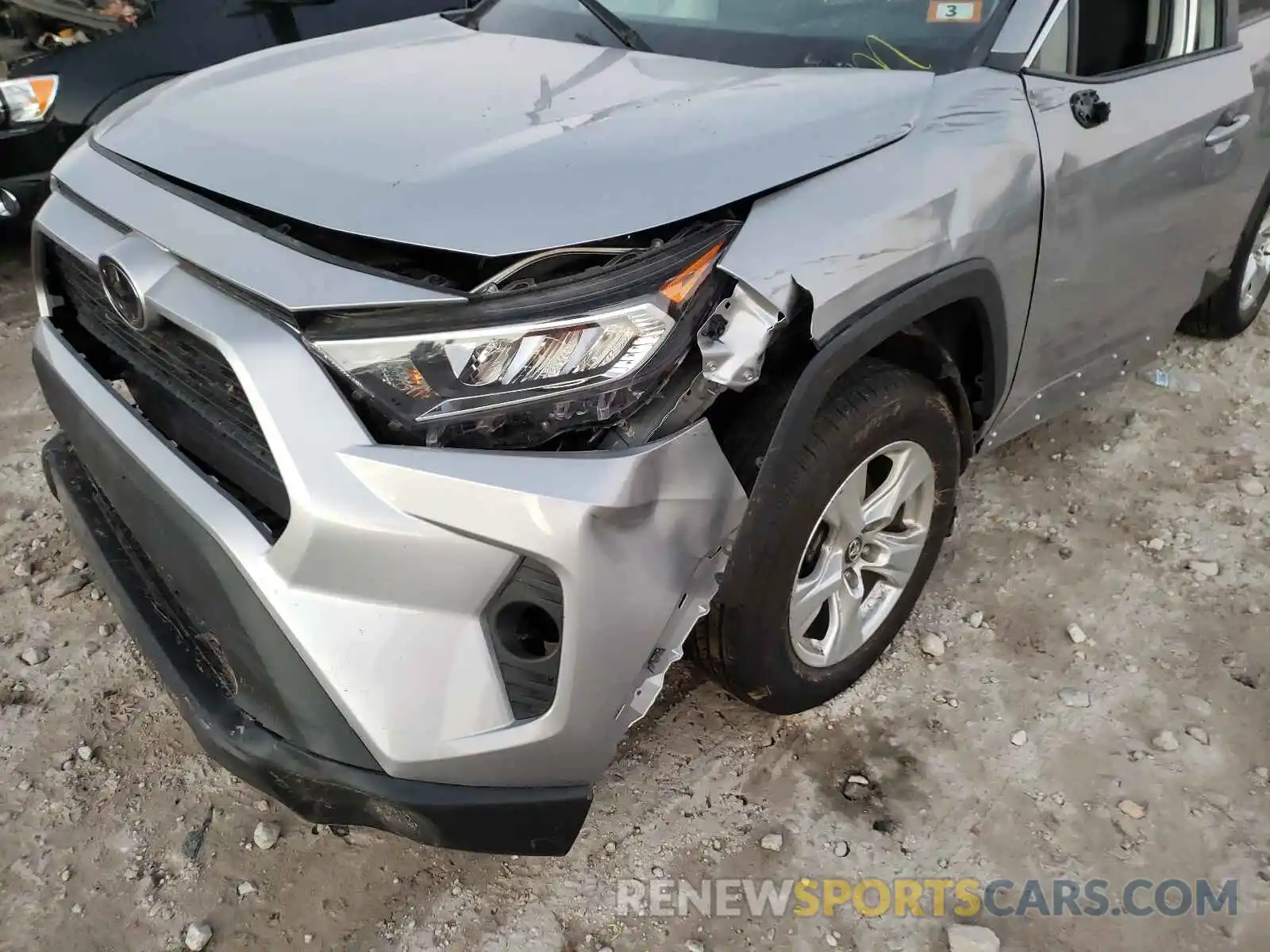 9 Photograph of a damaged car 2T3W1RFV3LC047068 TOYOTA RAV4 2020