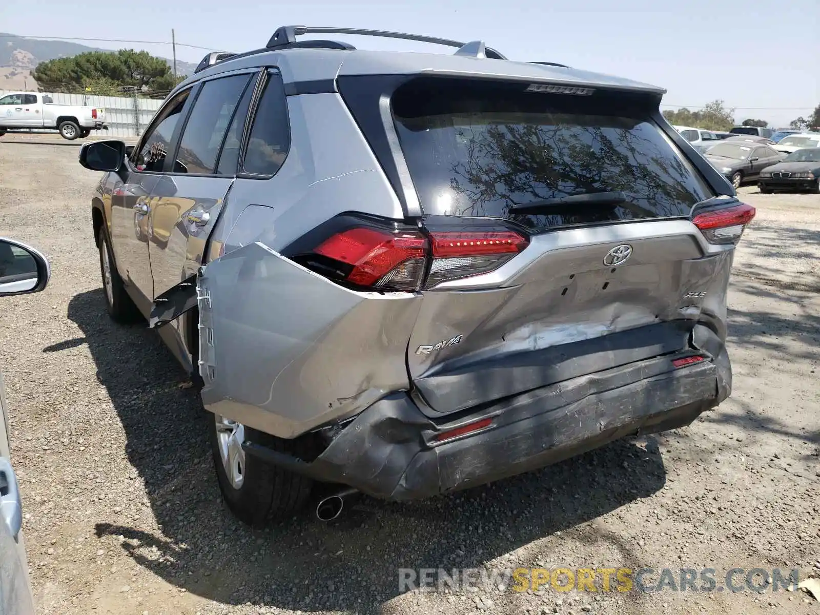 3 Photograph of a damaged car 2T3W1RFV3LC048348 TOYOTA RAV4 2020