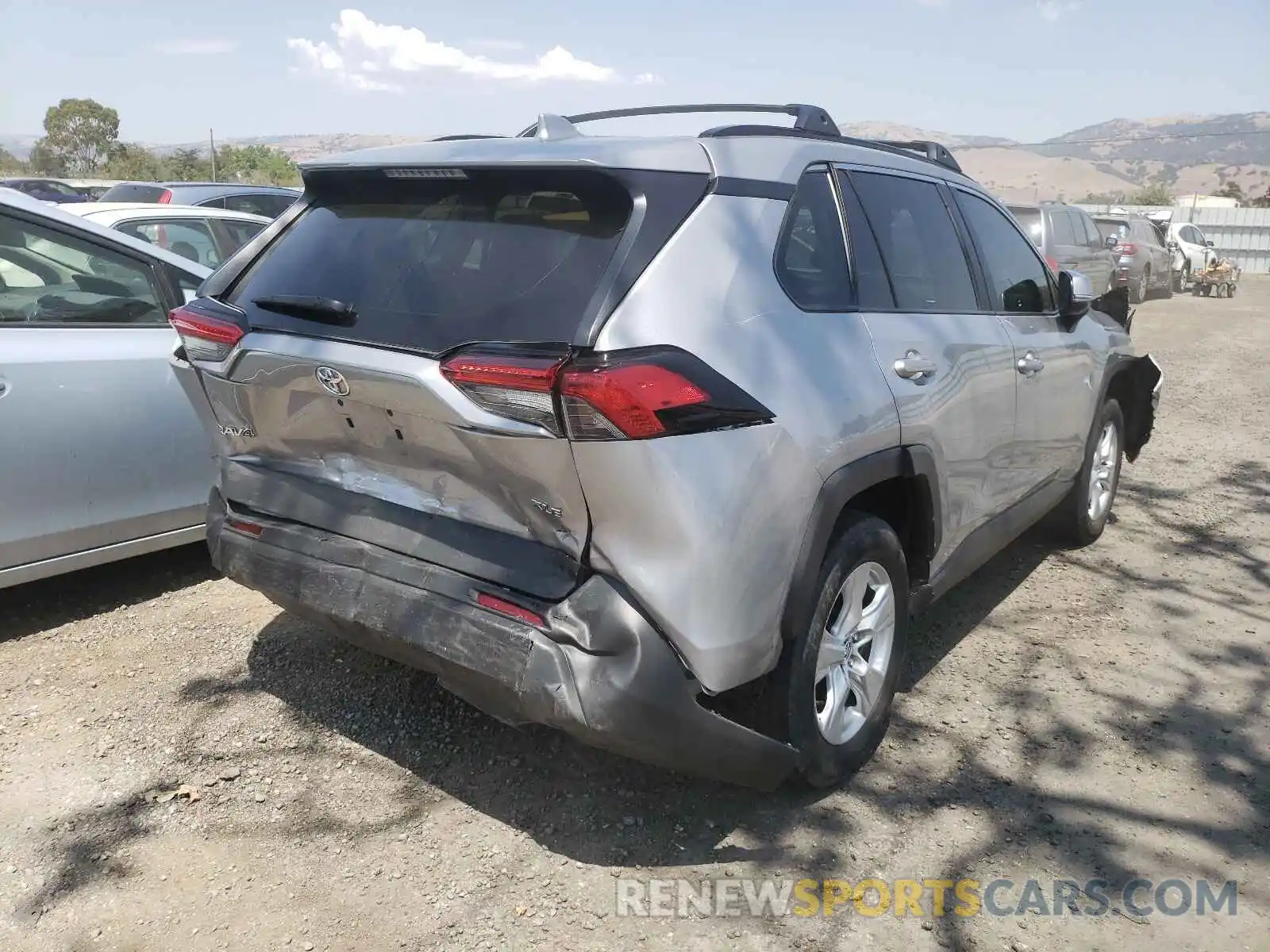 4 Photograph of a damaged car 2T3W1RFV3LC048348 TOYOTA RAV4 2020