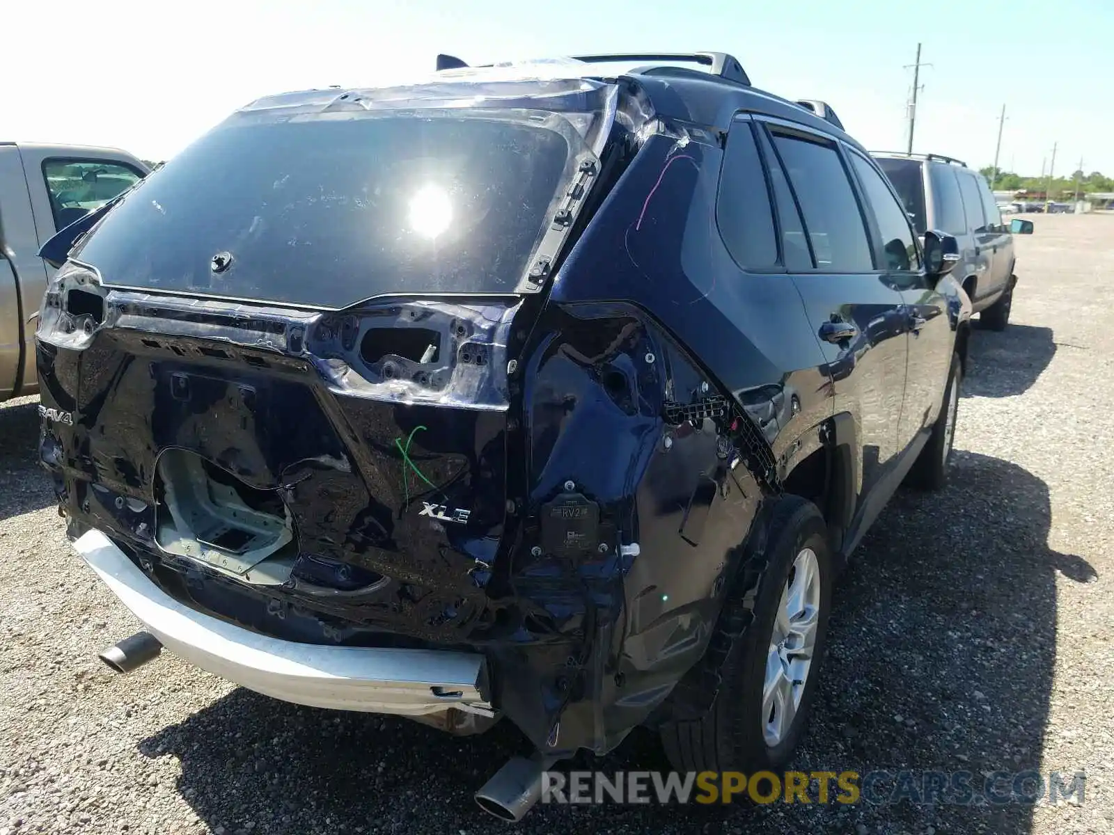 4 Photograph of a damaged car 2T3W1RFV3LC049371 TOYOTA RAV4 2020