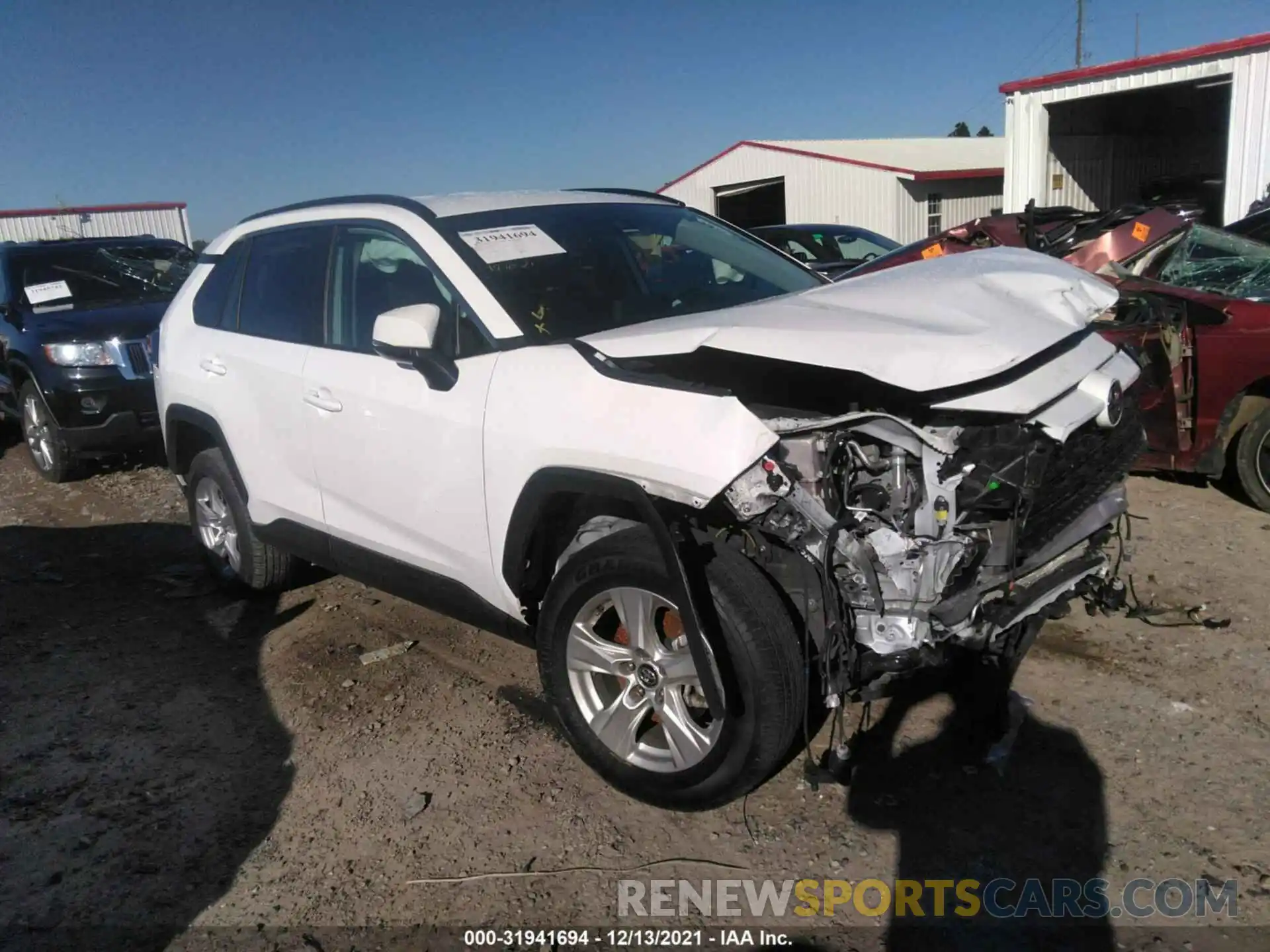 1 Photograph of a damaged car 2T3W1RFV3LC052061 TOYOTA RAV4 2020