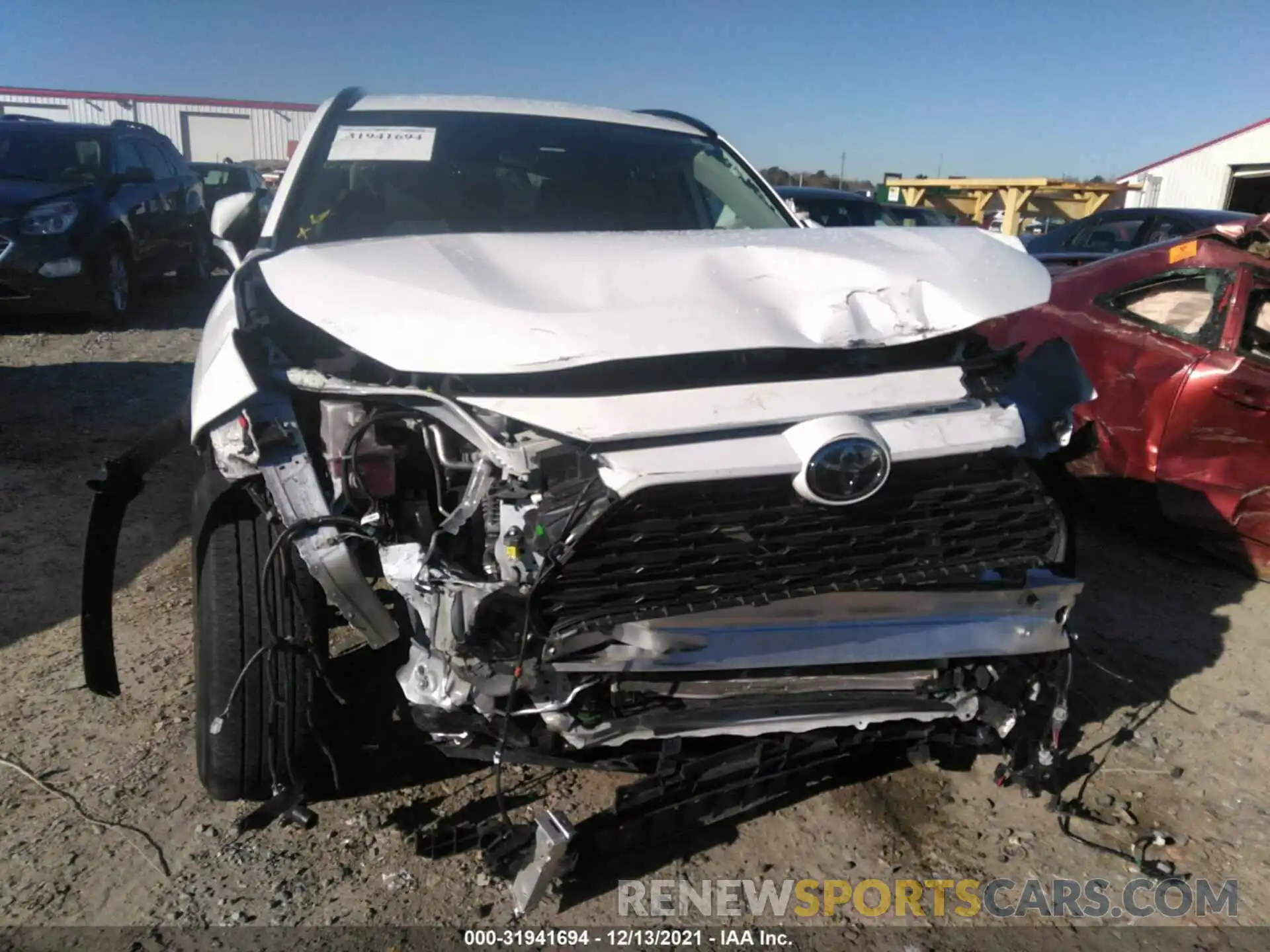 6 Photograph of a damaged car 2T3W1RFV3LC052061 TOYOTA RAV4 2020