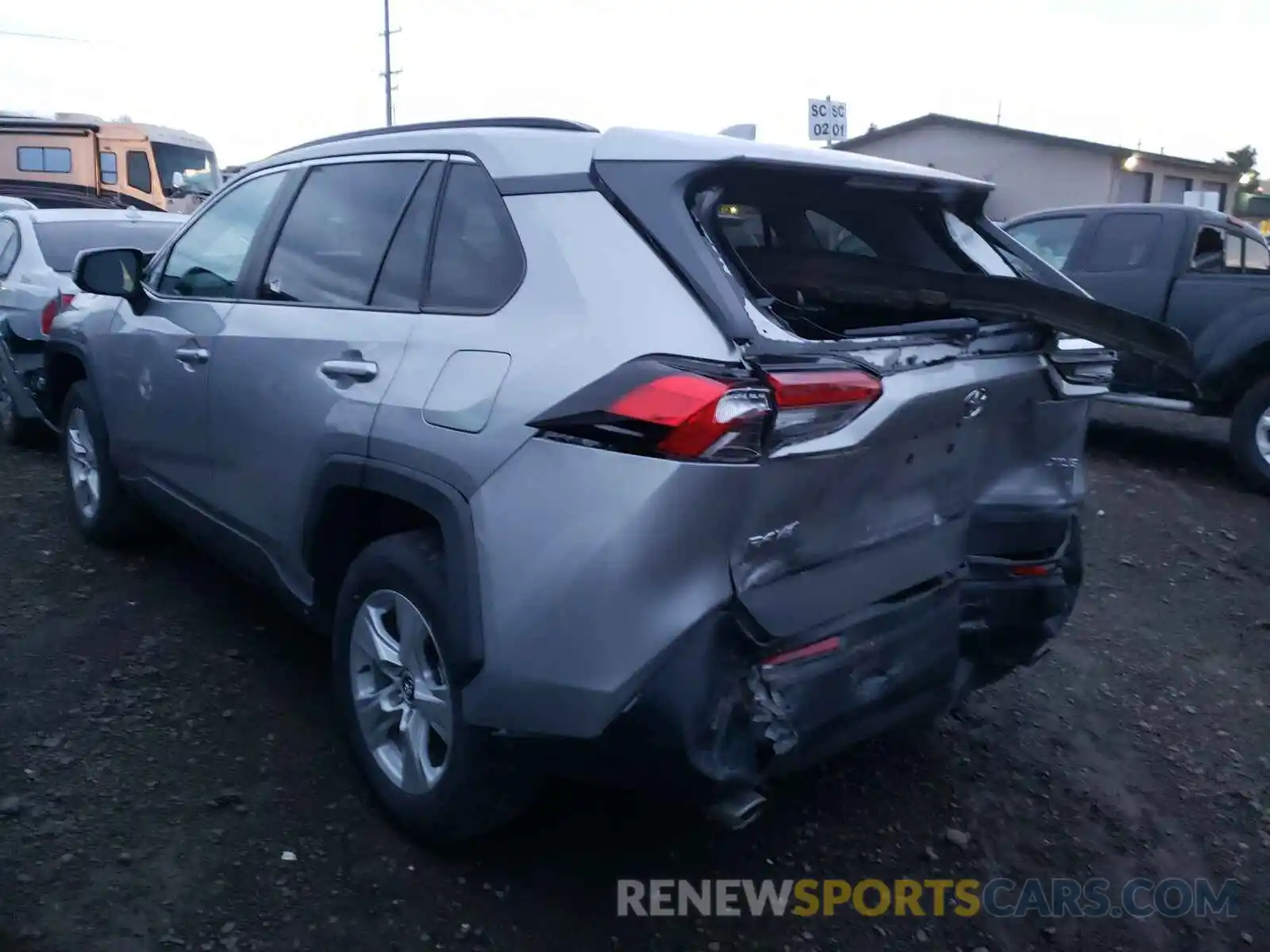 3 Photograph of a damaged car 2T3W1RFV3LC052884 TOYOTA RAV4 2020