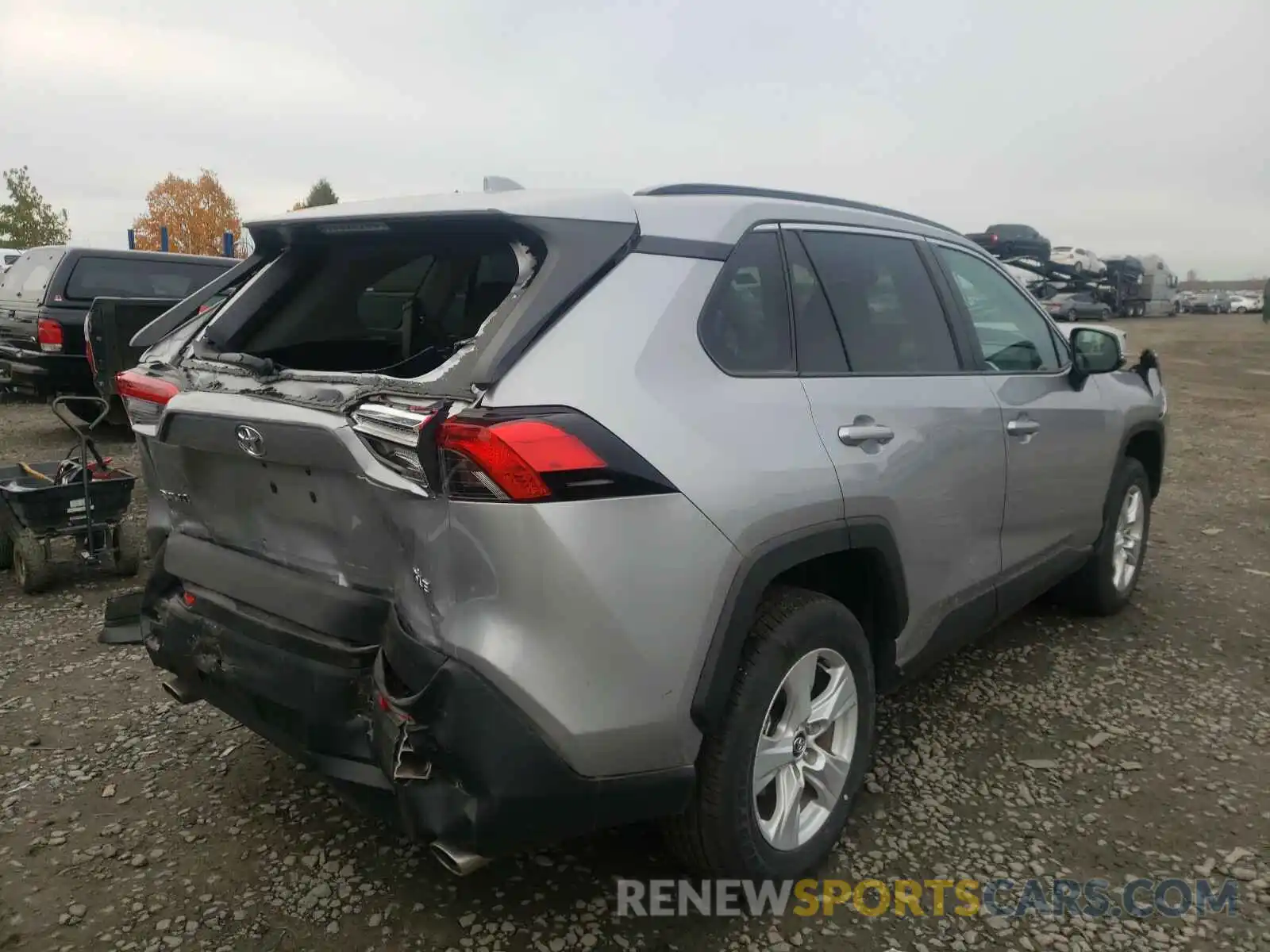 4 Photograph of a damaged car 2T3W1RFV3LC052884 TOYOTA RAV4 2020