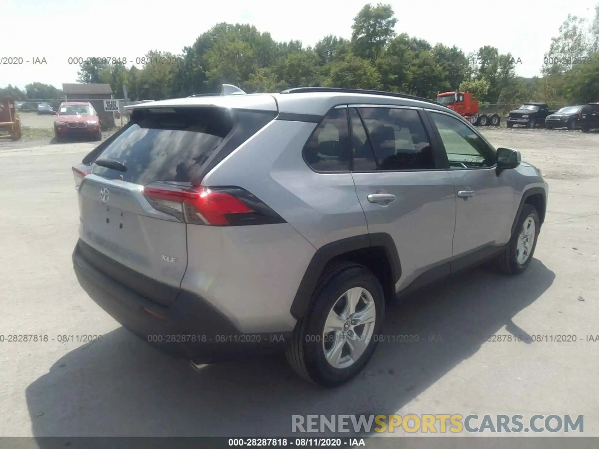 4 Photograph of a damaged car 2T3W1RFV3LC053114 TOYOTA RAV4 2020