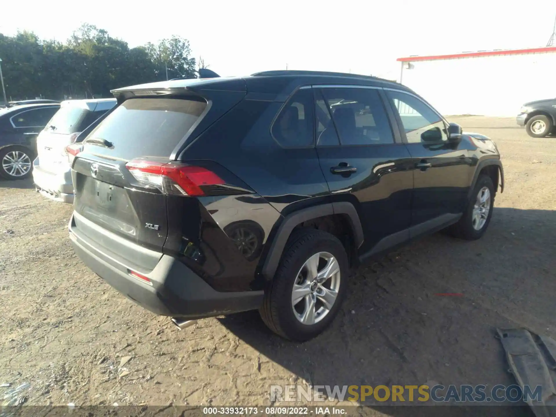 4 Photograph of a damaged car 2T3W1RFV3LC053453 TOYOTA RAV4 2020