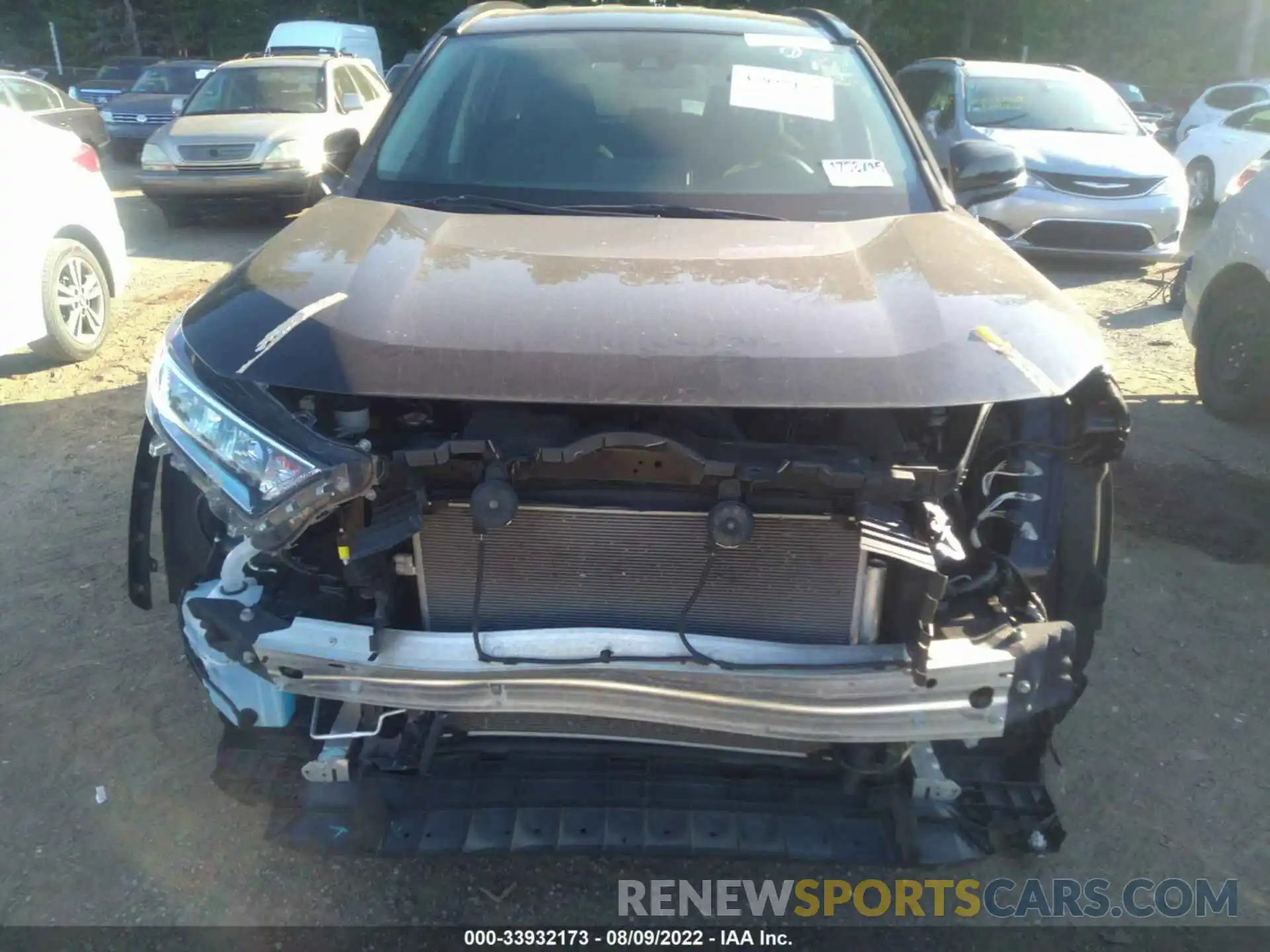 6 Photograph of a damaged car 2T3W1RFV3LC053453 TOYOTA RAV4 2020