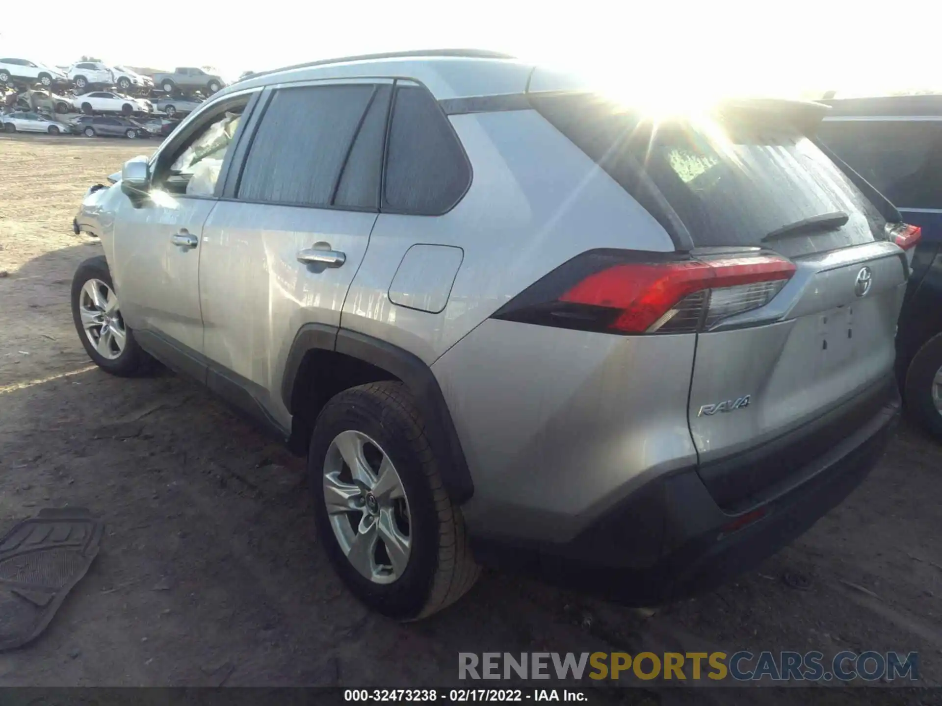 3 Фотография поврежденного автомобиля 2T3W1RFV3LC053923 TOYOTA RAV4 2020