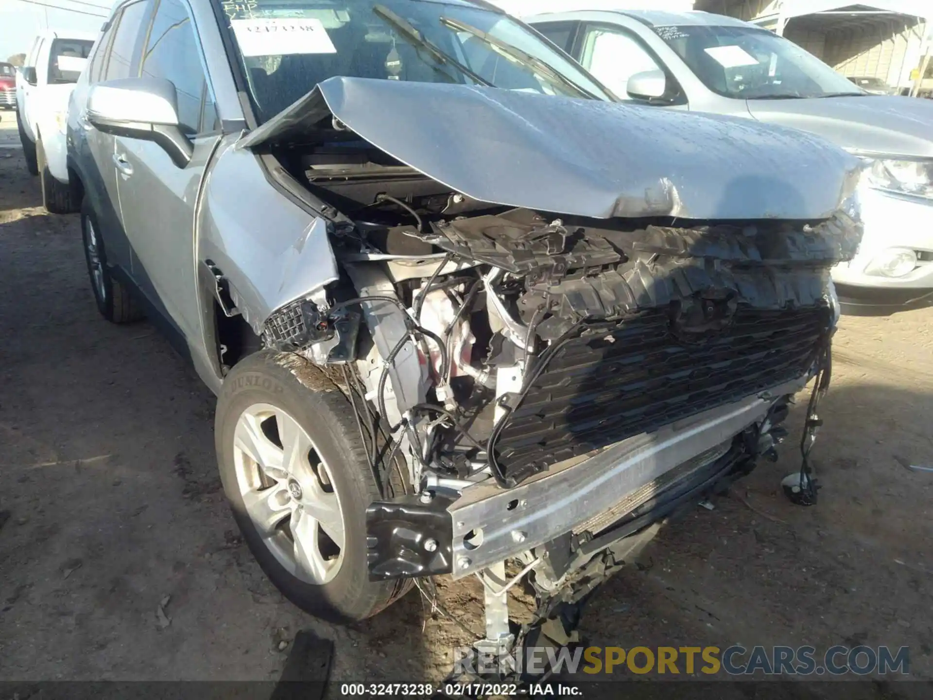 6 Photograph of a damaged car 2T3W1RFV3LC053923 TOYOTA RAV4 2020