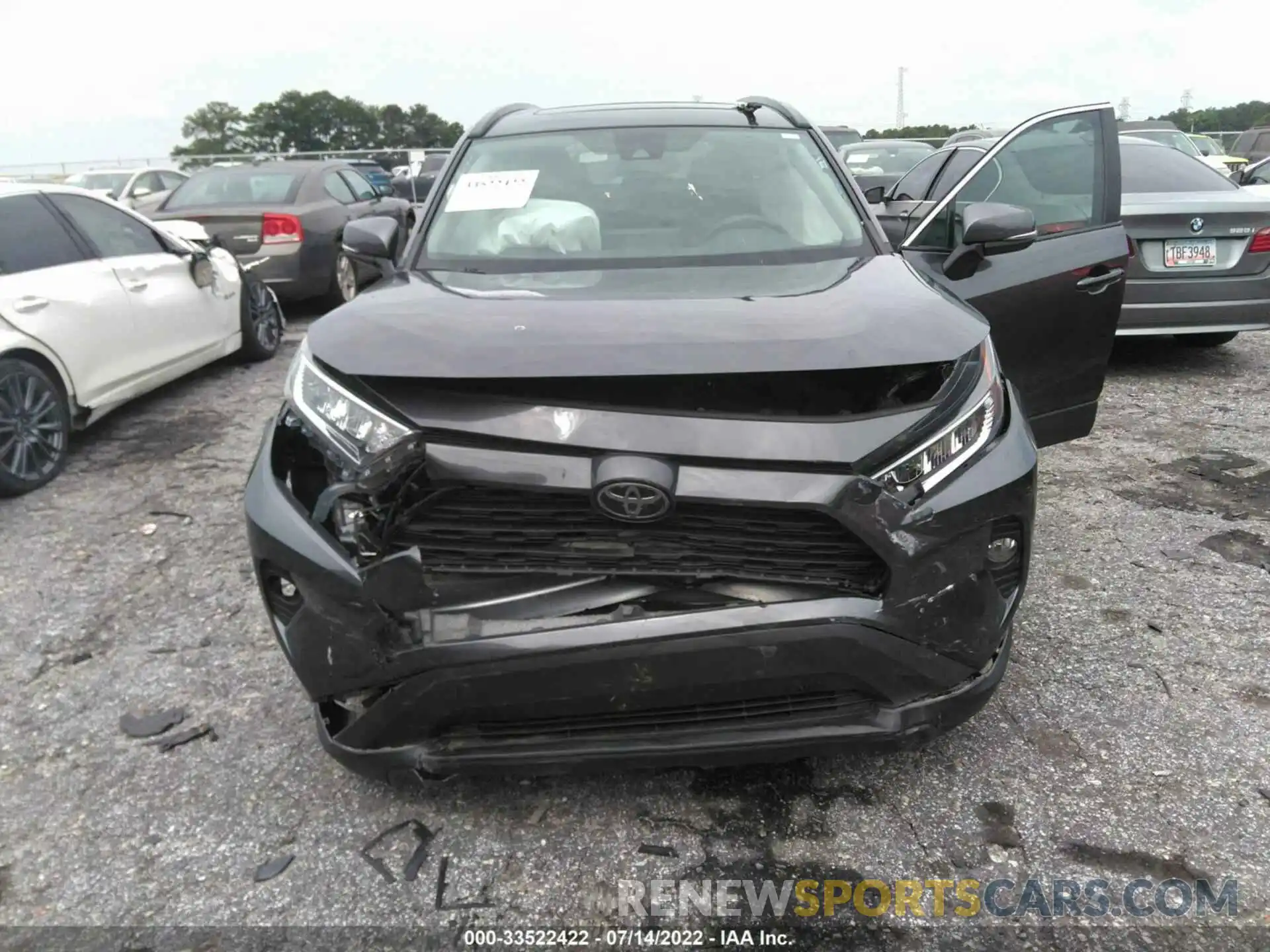 10 Photograph of a damaged car 2T3W1RFV3LC059155 TOYOTA RAV4 2020