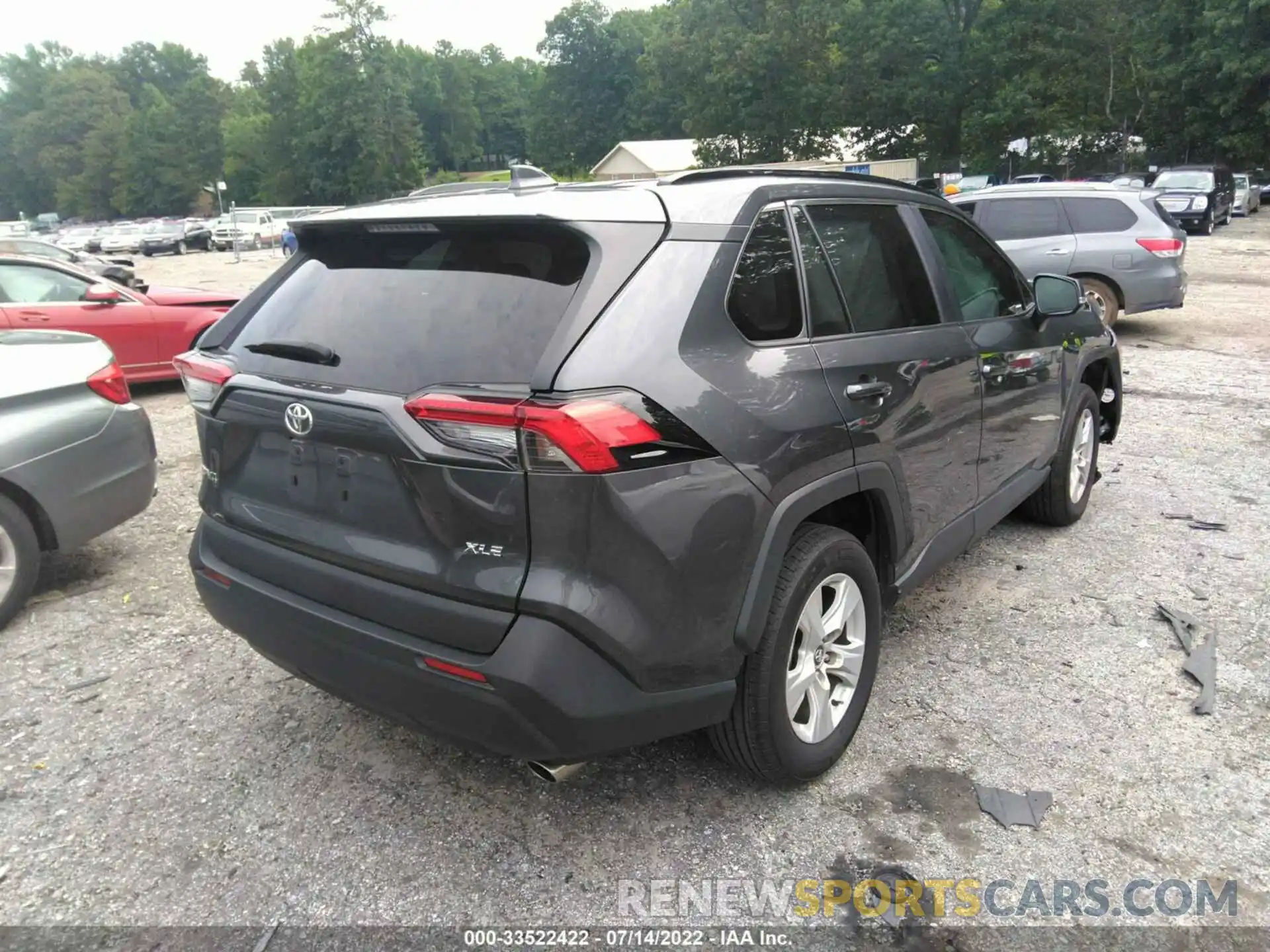 4 Photograph of a damaged car 2T3W1RFV3LC059155 TOYOTA RAV4 2020