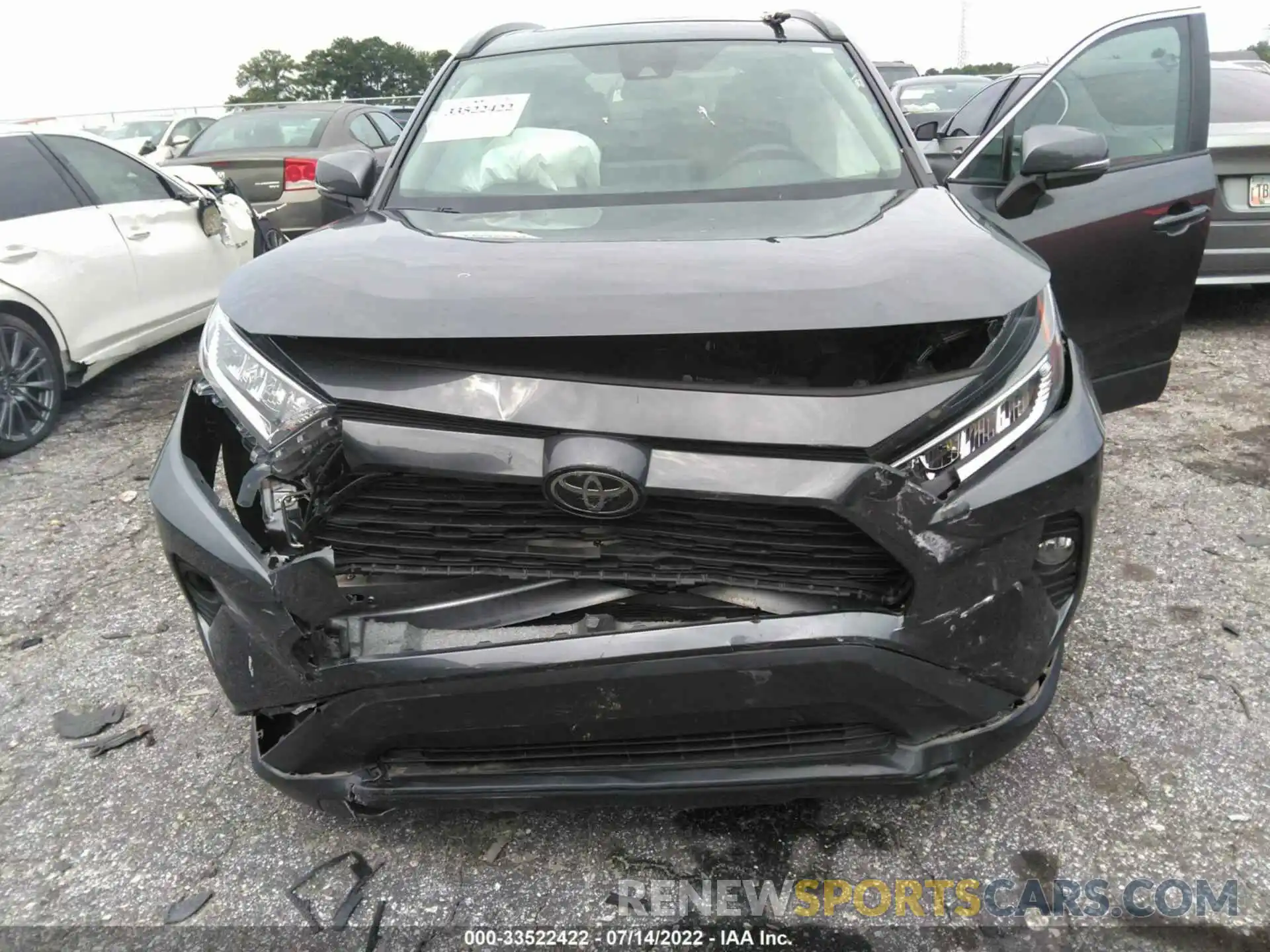 6 Photograph of a damaged car 2T3W1RFV3LC059155 TOYOTA RAV4 2020