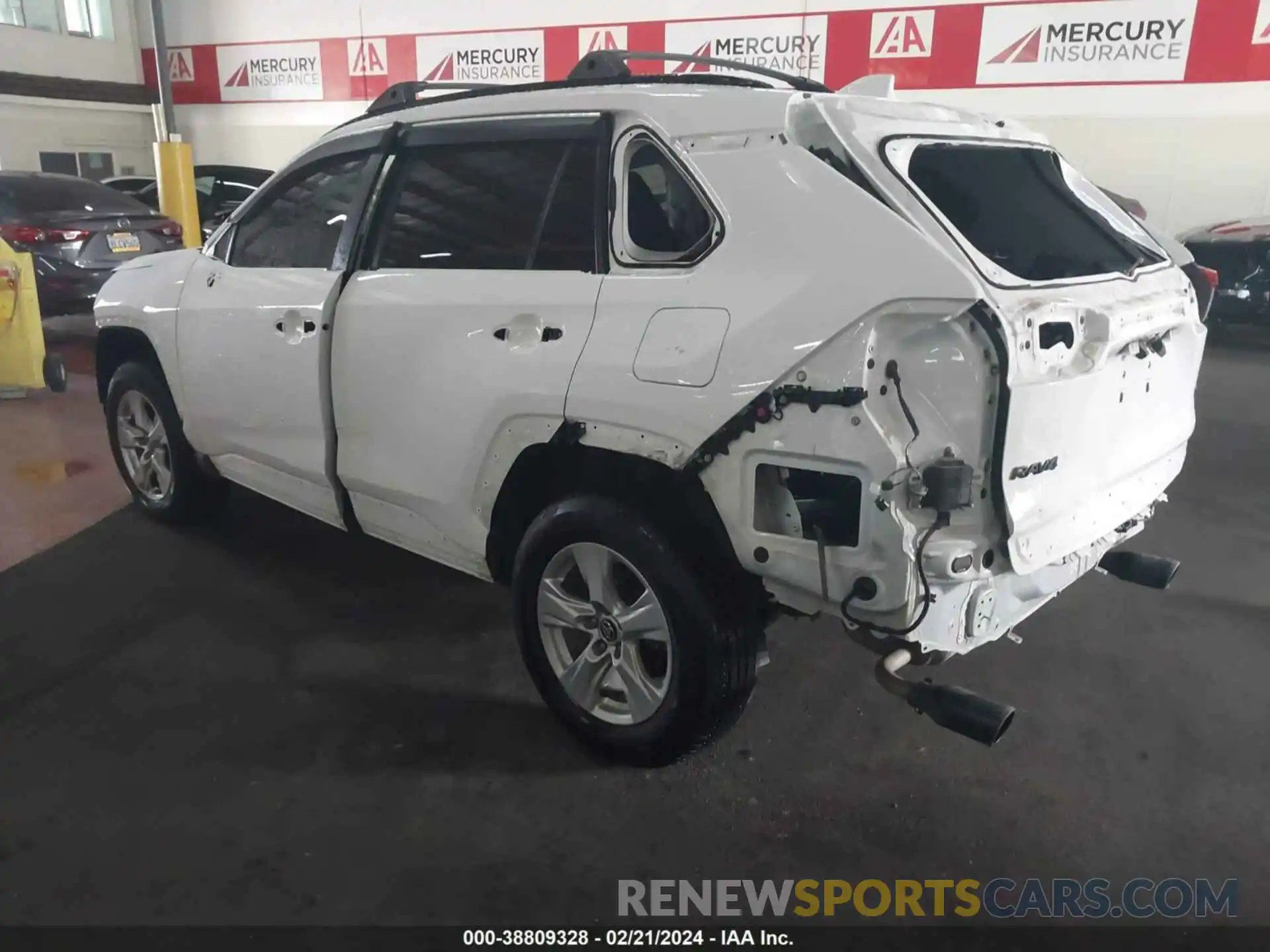 3 Фотография поврежденного автомобиля 2T3W1RFV3LC059818 TOYOTA RAV4 2020