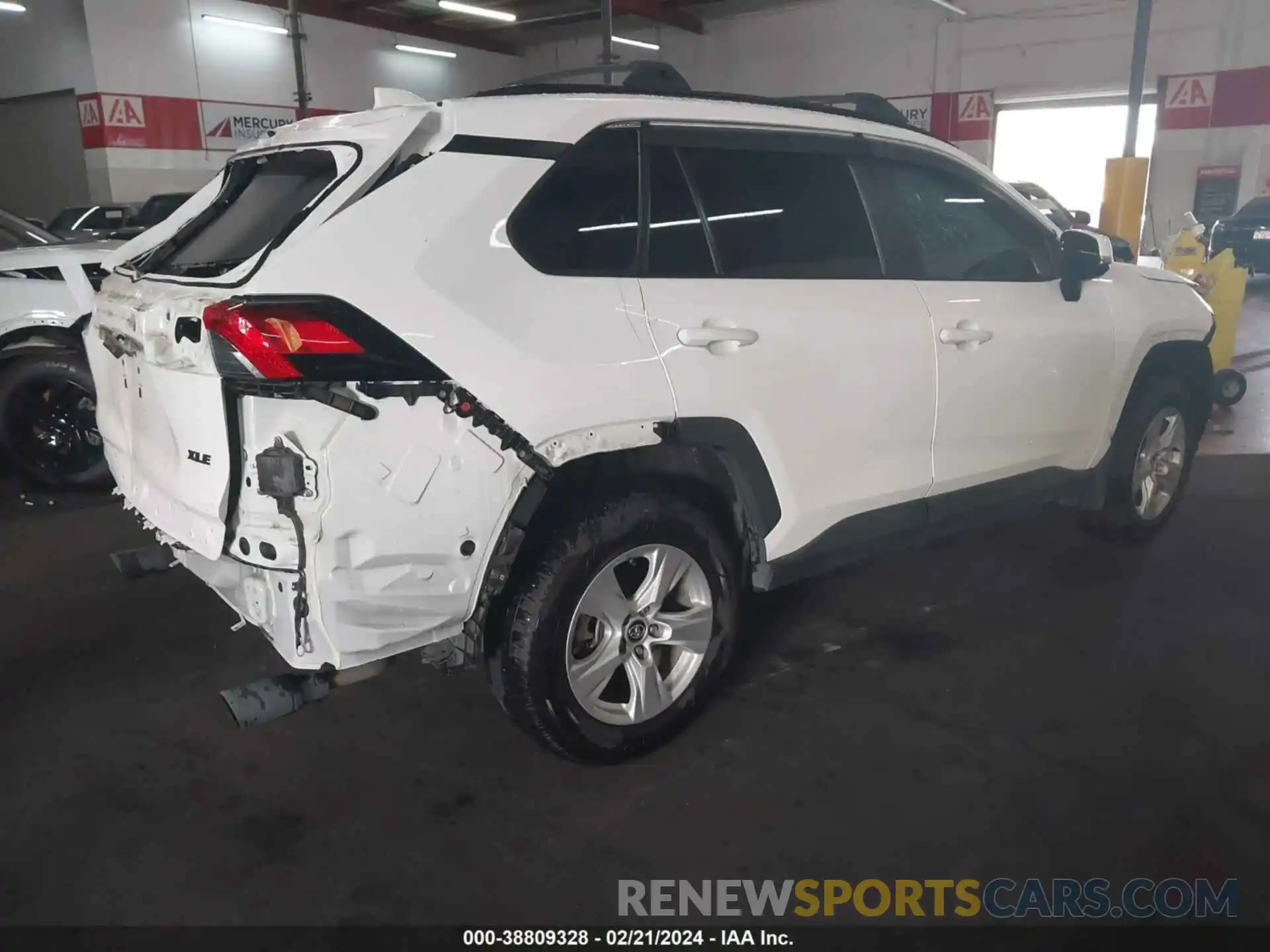 4 Photograph of a damaged car 2T3W1RFV3LC059818 TOYOTA RAV4 2020