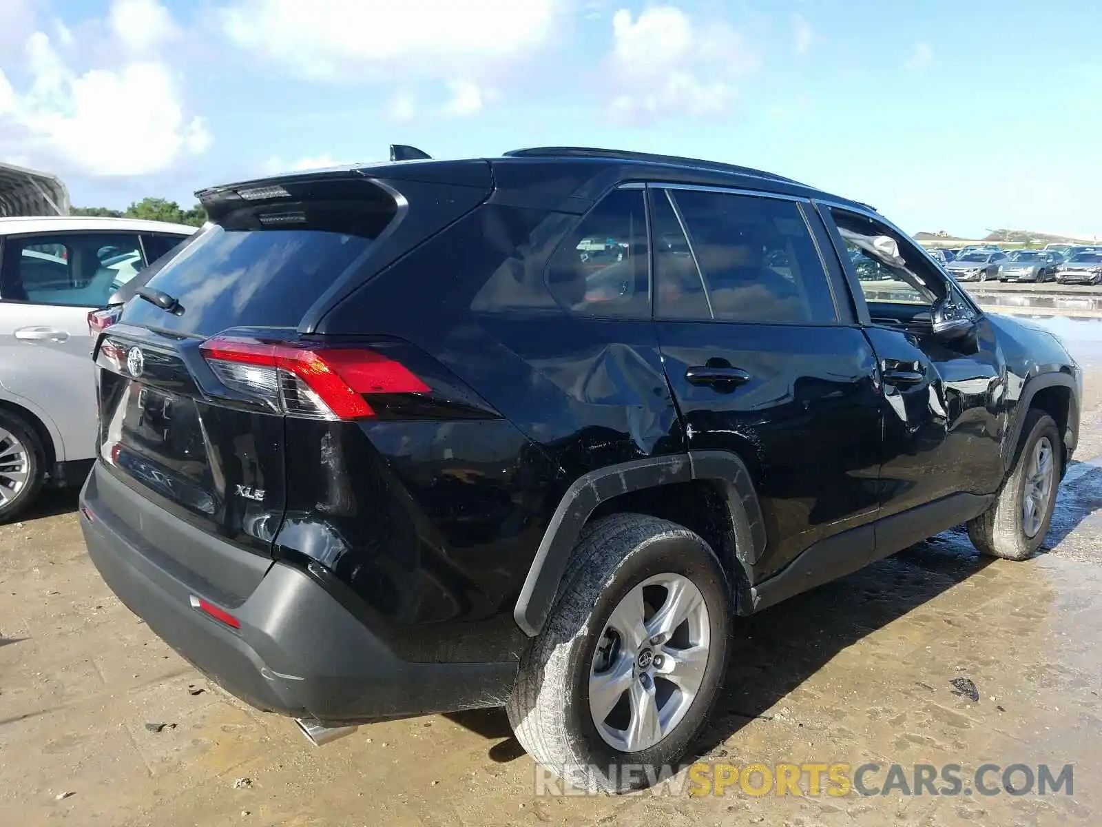 4 Photograph of a damaged car 2T3W1RFV3LC061066 TOYOTA RAV4 2020