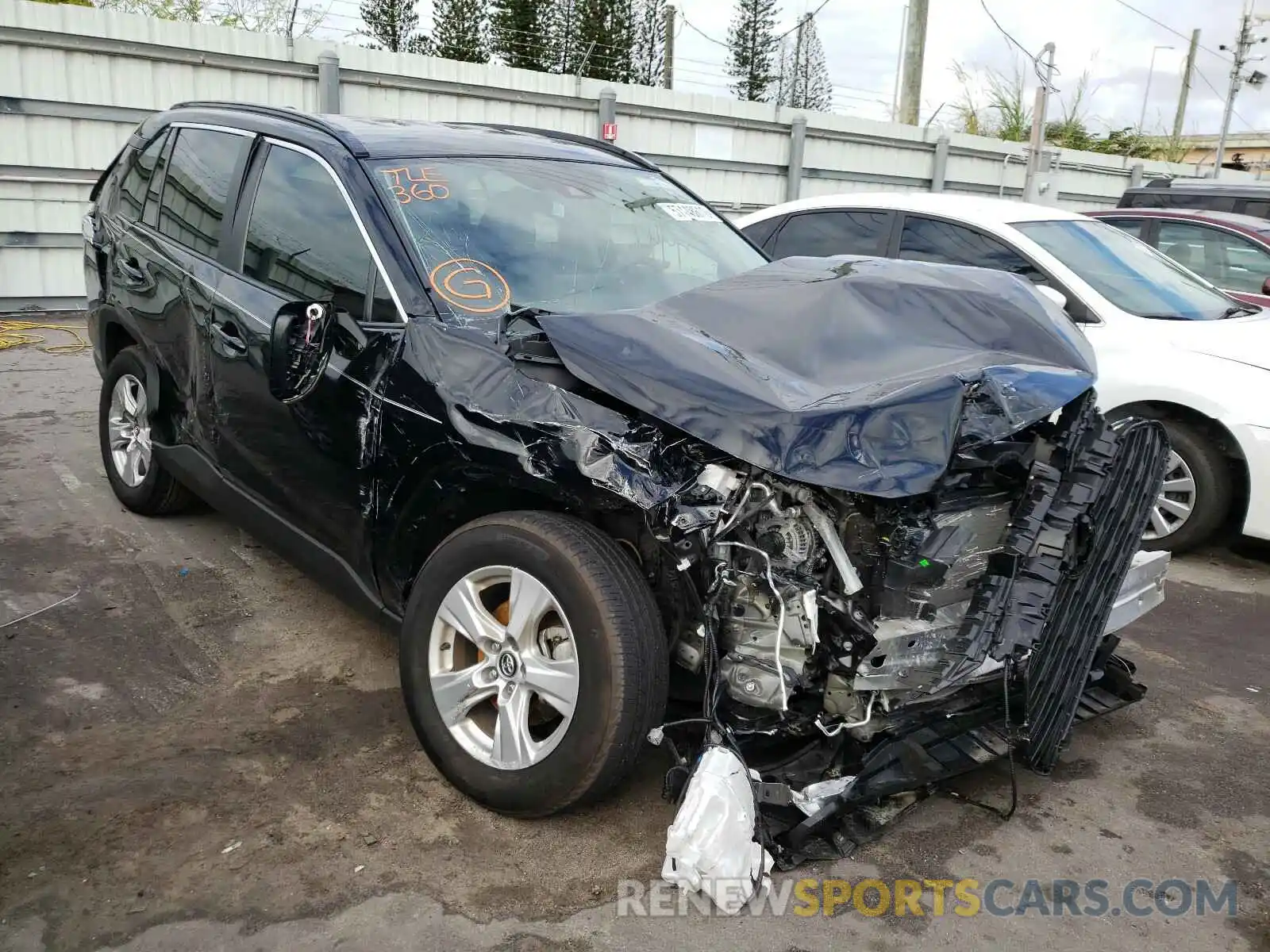 1 Photograph of a damaged car 2T3W1RFV3LC061309 TOYOTA RAV4 2020