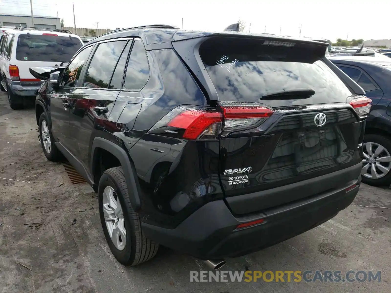 3 Photograph of a damaged car 2T3W1RFV3LC061309 TOYOTA RAV4 2020