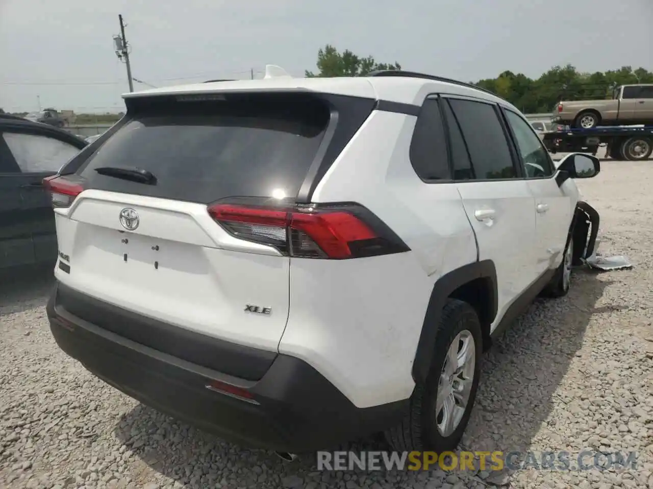 4 Photograph of a damaged car 2T3W1RFV3LC071855 TOYOTA RAV4 2020