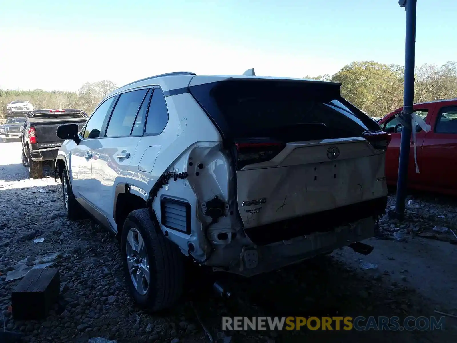 3 Photograph of a damaged car 2T3W1RFV3LC072455 TOYOTA RAV4 2020