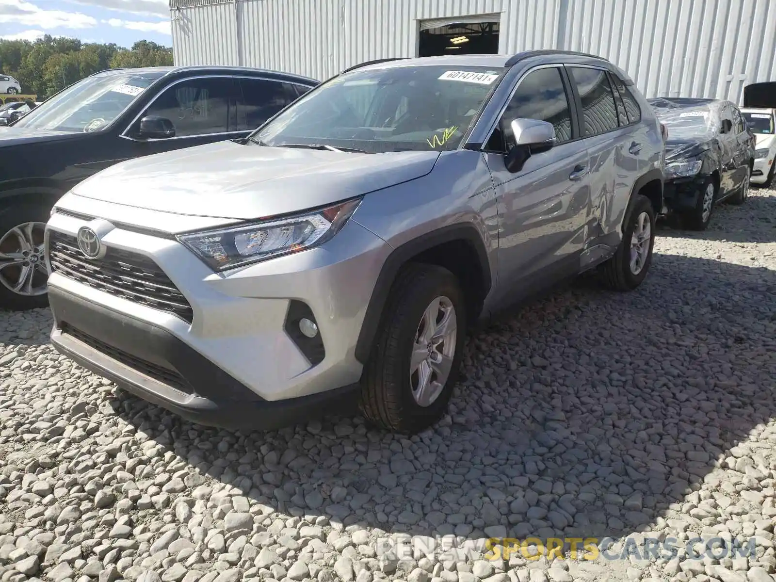 2 Photograph of a damaged car 2T3W1RFV3LC072715 TOYOTA RAV4 2020