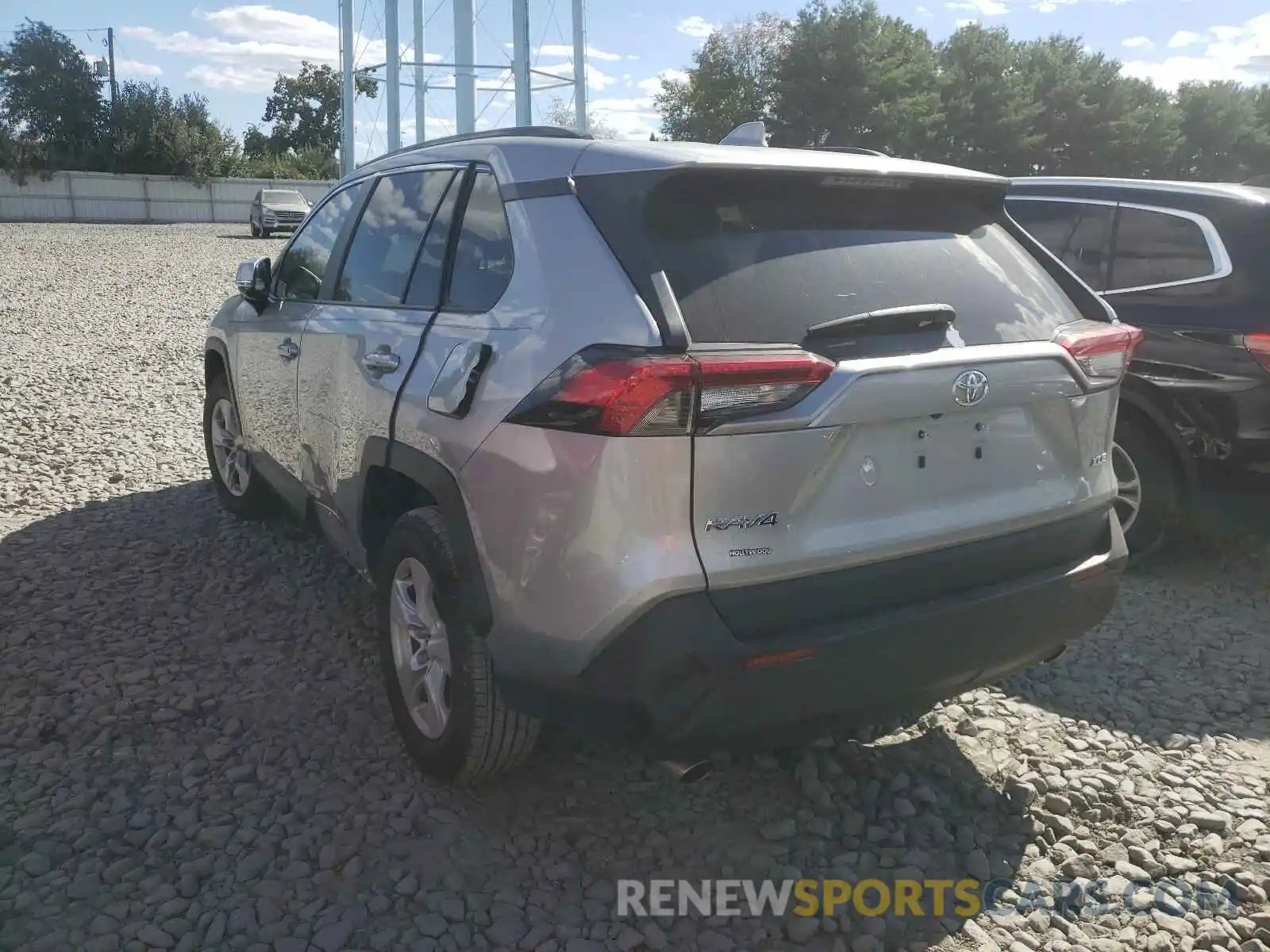 3 Photograph of a damaged car 2T3W1RFV3LC072715 TOYOTA RAV4 2020