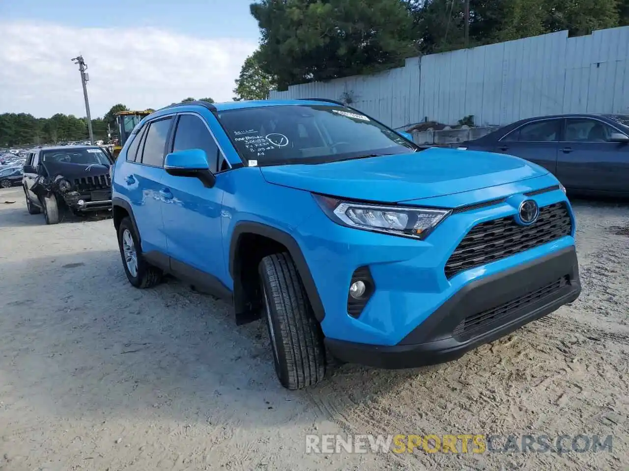 1 Photograph of a damaged car 2T3W1RFV3LC078174 TOYOTA RAV4 2020