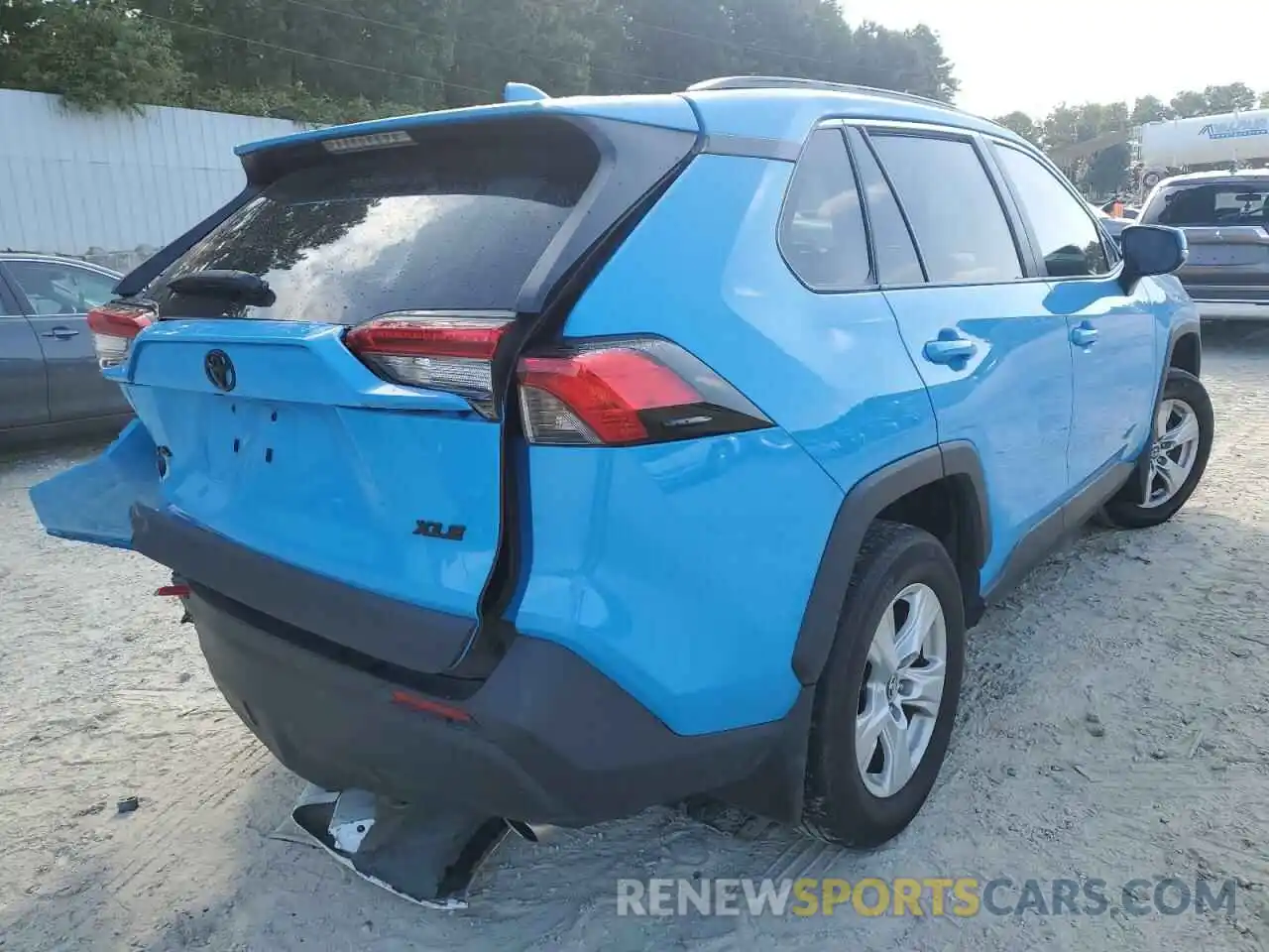 4 Photograph of a damaged car 2T3W1RFV3LC078174 TOYOTA RAV4 2020